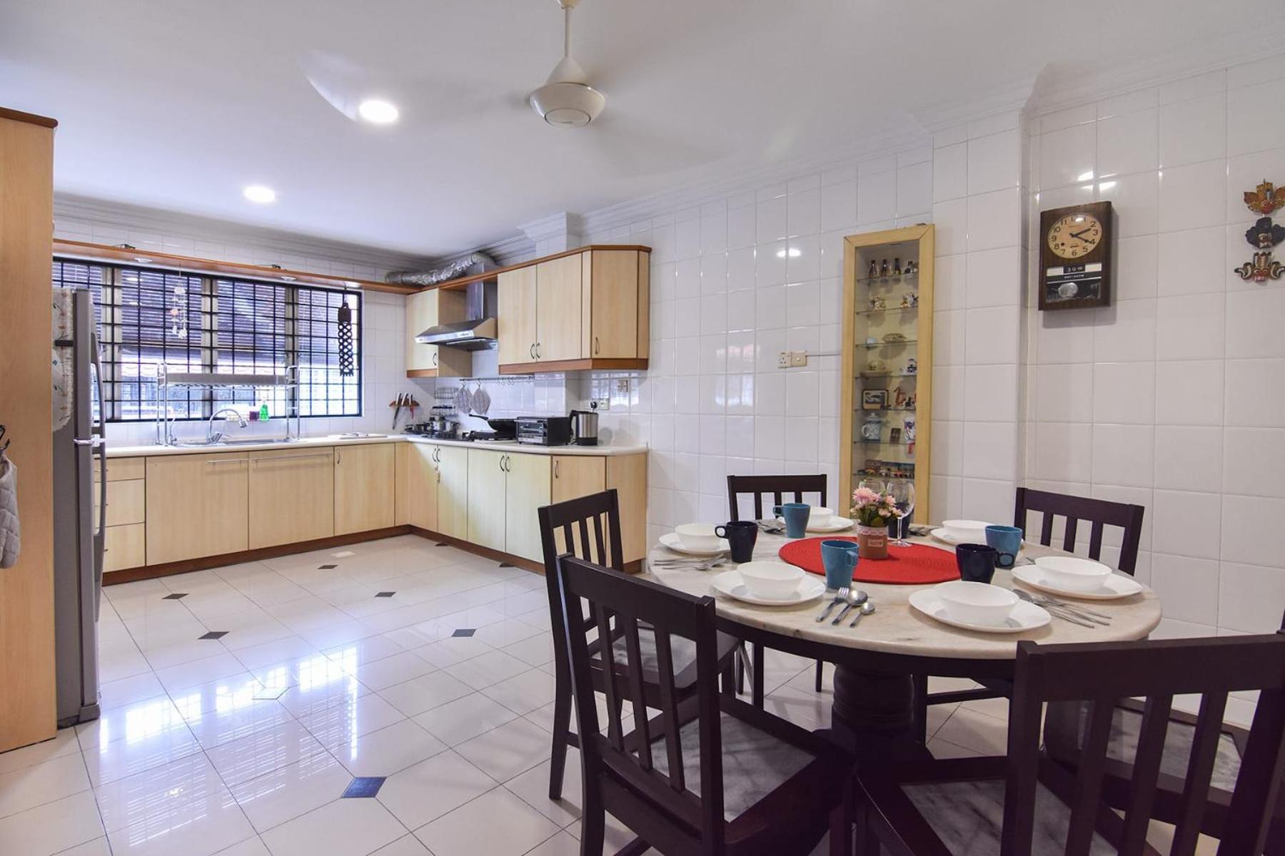 A Chic & Spacious 4BR Home for Family Getaways