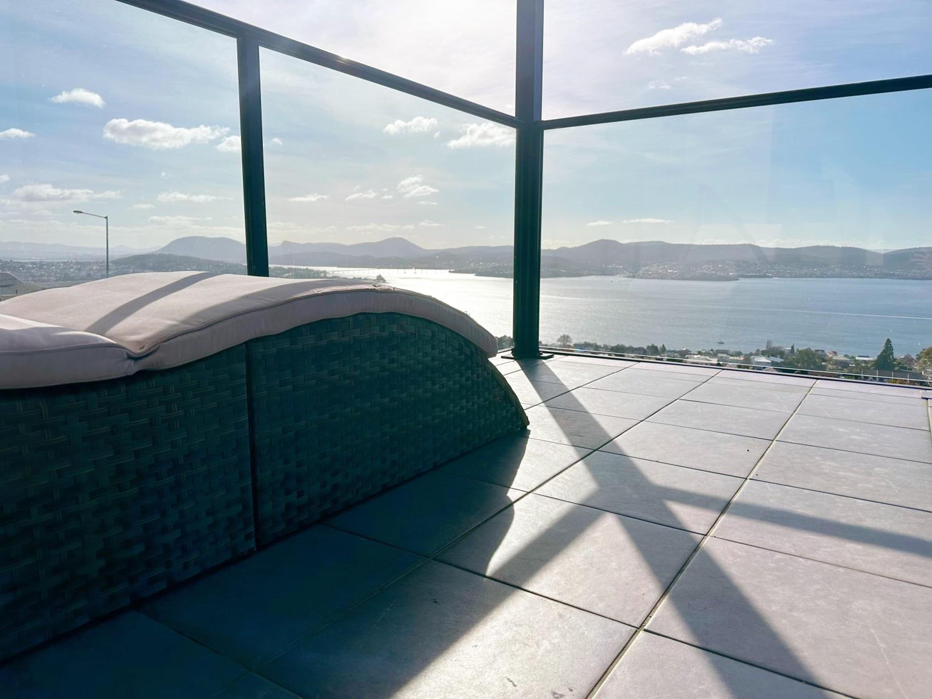 Oceanview Oasis - Close to CBD and Airport