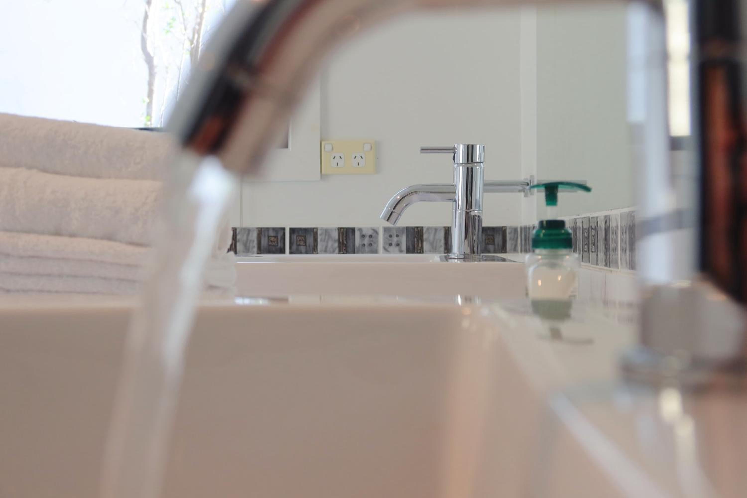 Oceanview Oasis - Close to CBD and Airport