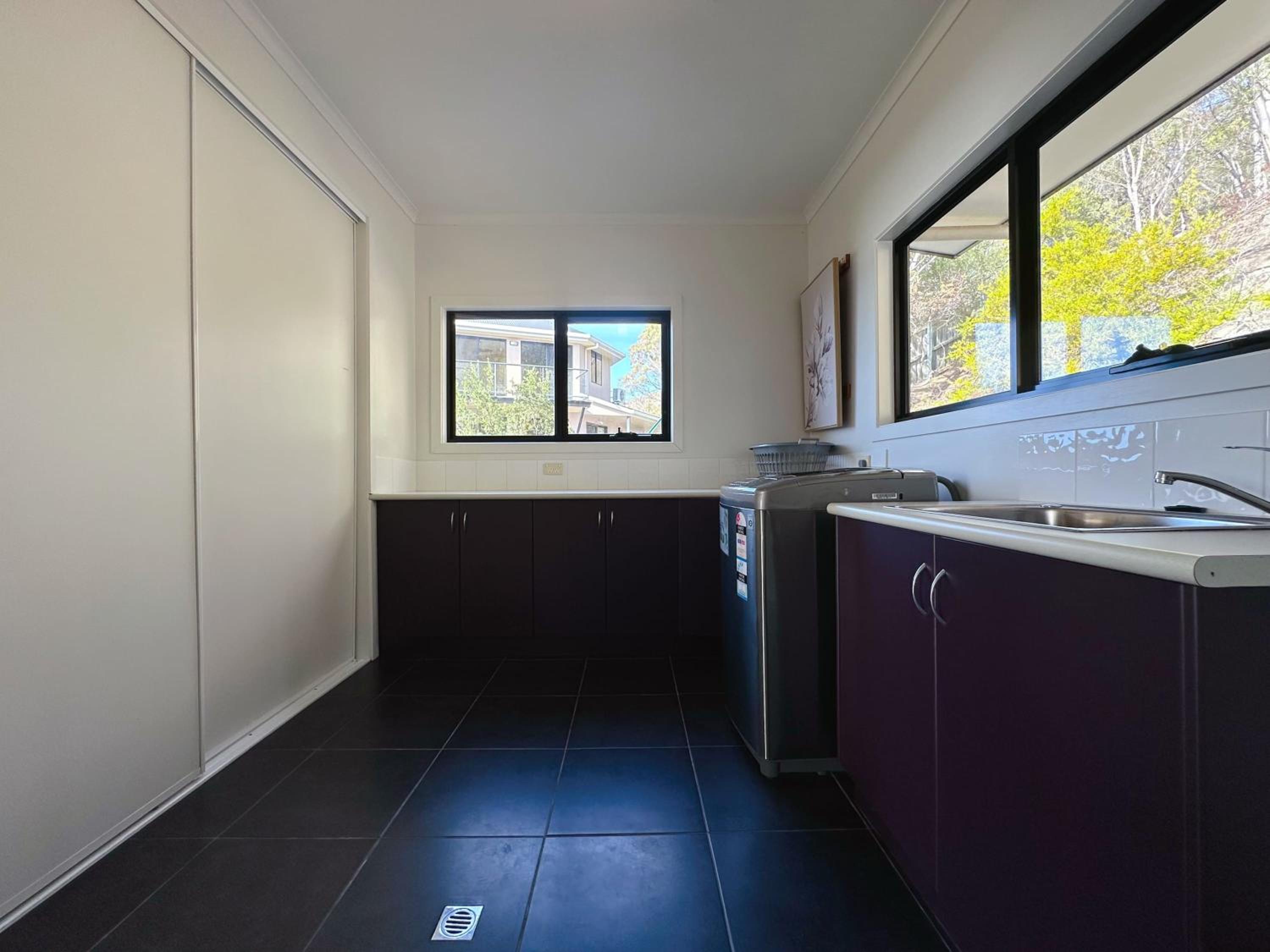 Oceanview Oasis - Close to CBD and Airport