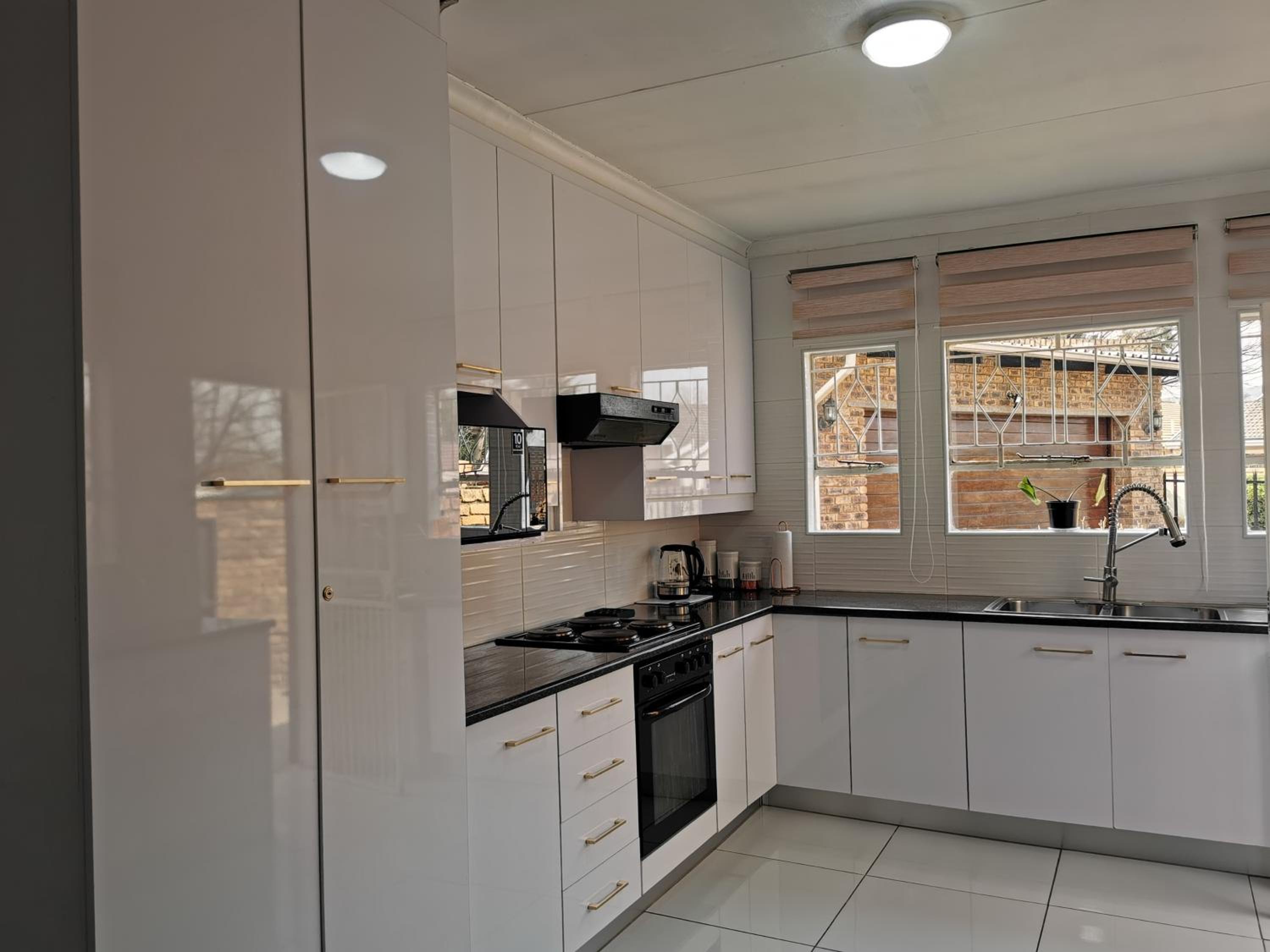 Stunning 2 Bedrooms and 2 Bathroom No loadshedding