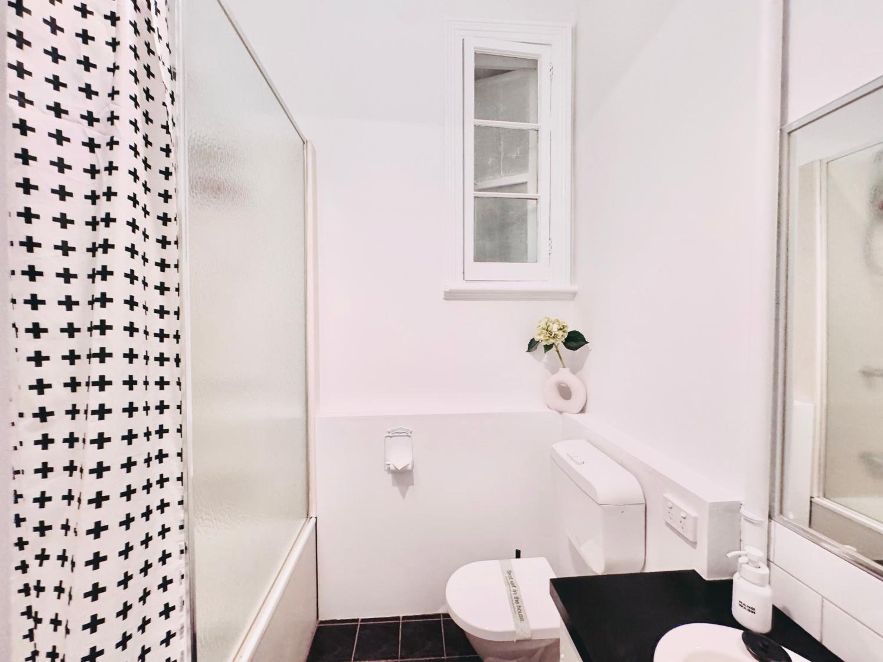 Treehouse Hideouts Balcony Apartment - Port of Echuca Townhouse