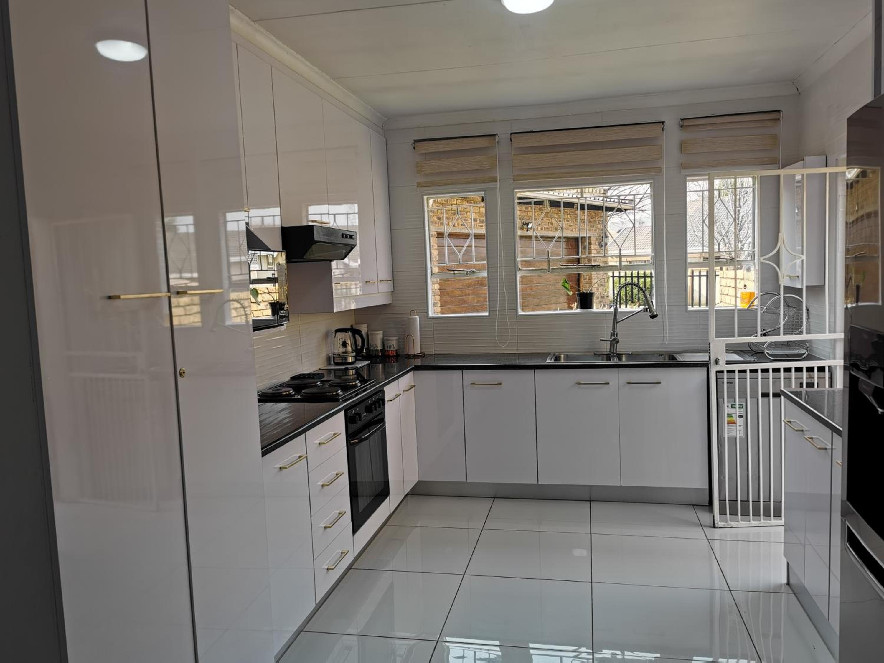 Stunning 2 Bedrooms and 2 Bathroom No loadshedding