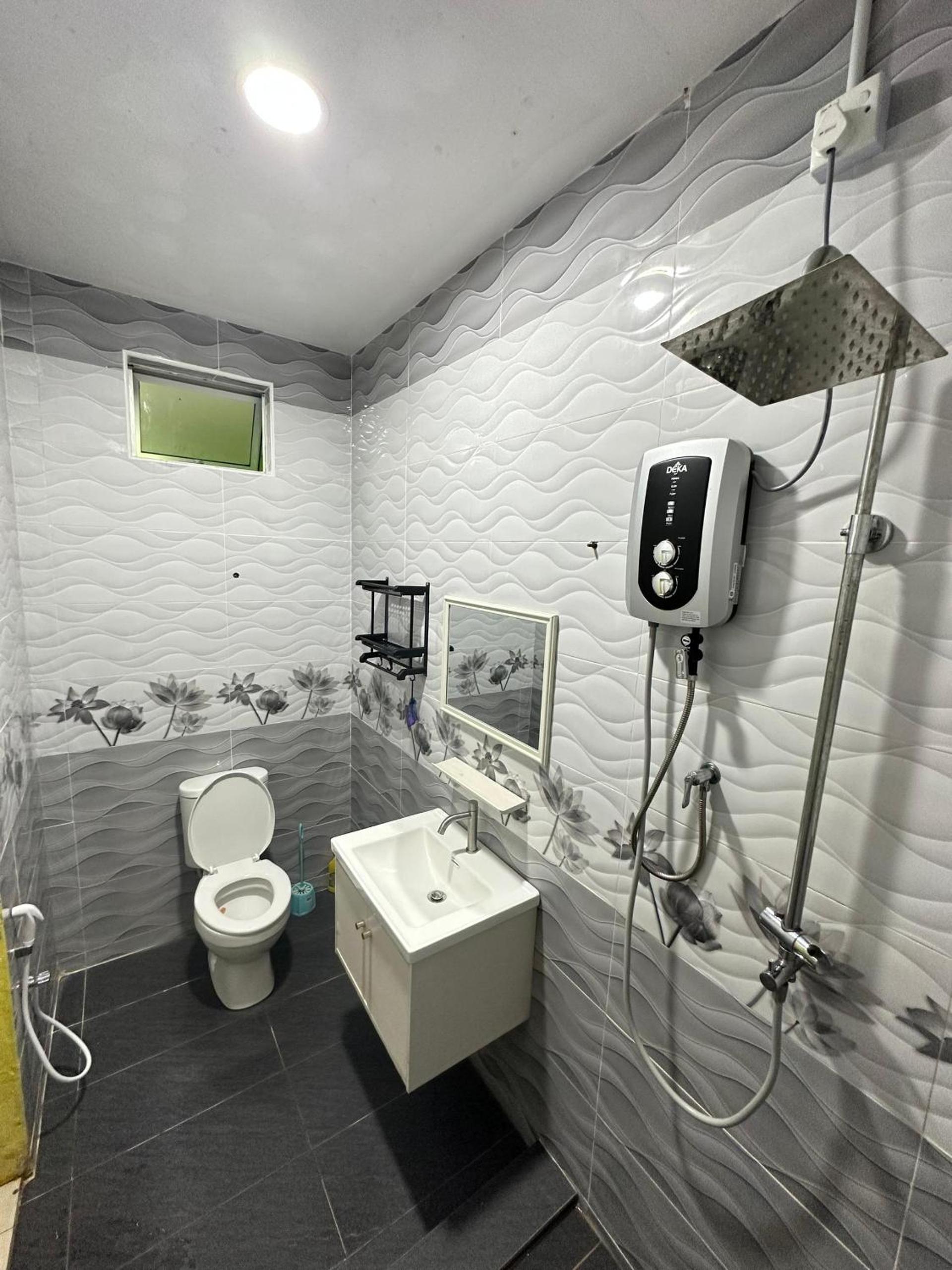 NOOR Homestay Taman Ira