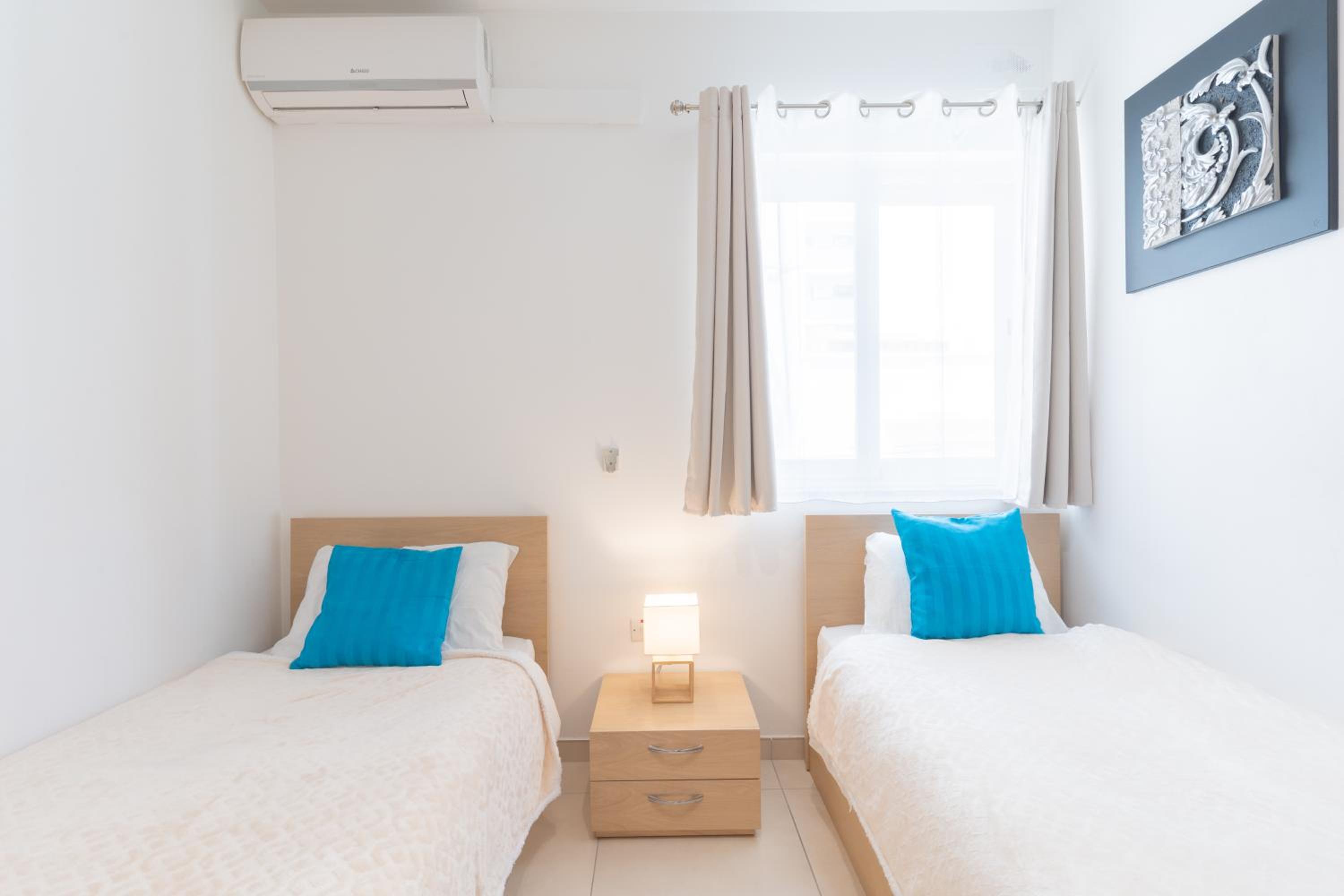 2 Bedroom Apartment with Balcony in St Julians, Paceville, By Vaganza photo 3