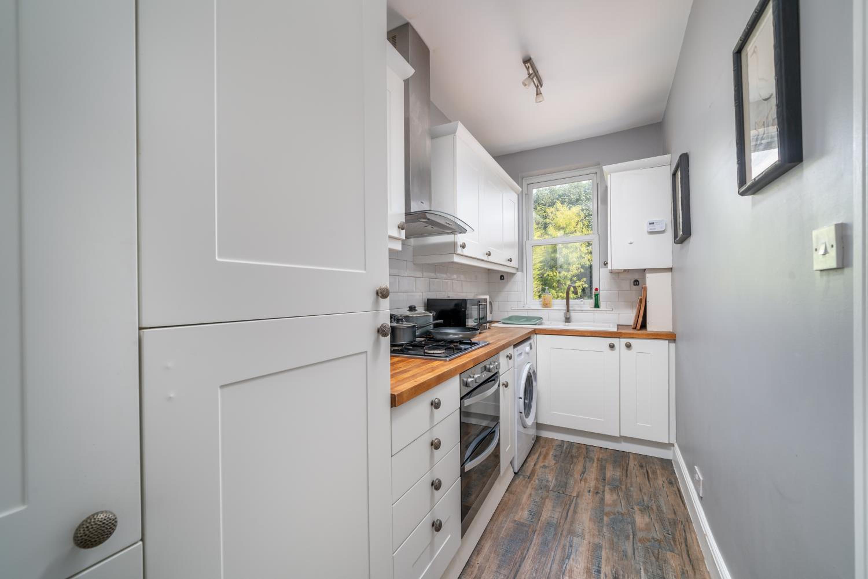 Lovely & Bright 1 Bedroom Flat in London's Zone 2