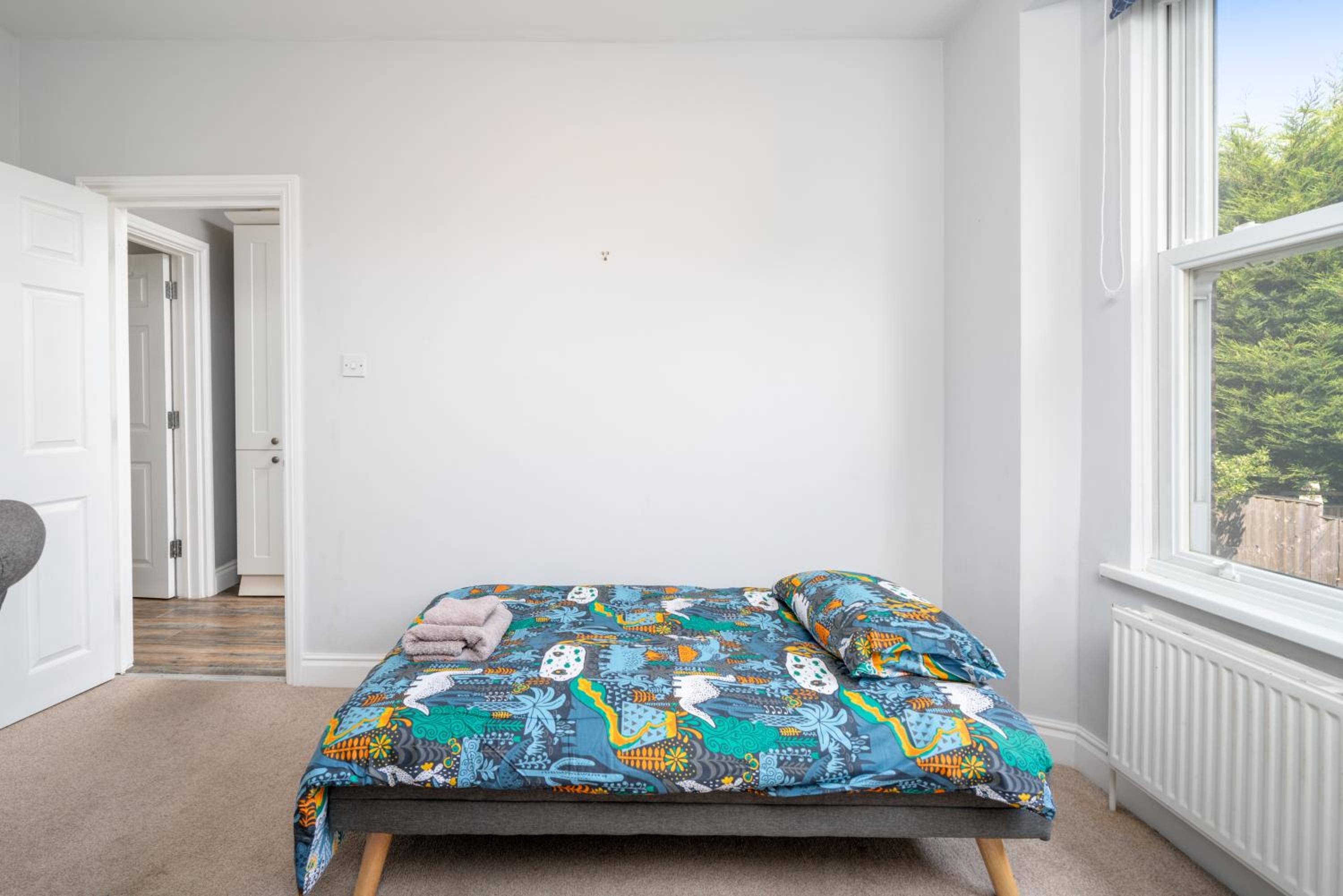 Lovely & Bright 1 Bedroom Flat in London's Zone 2