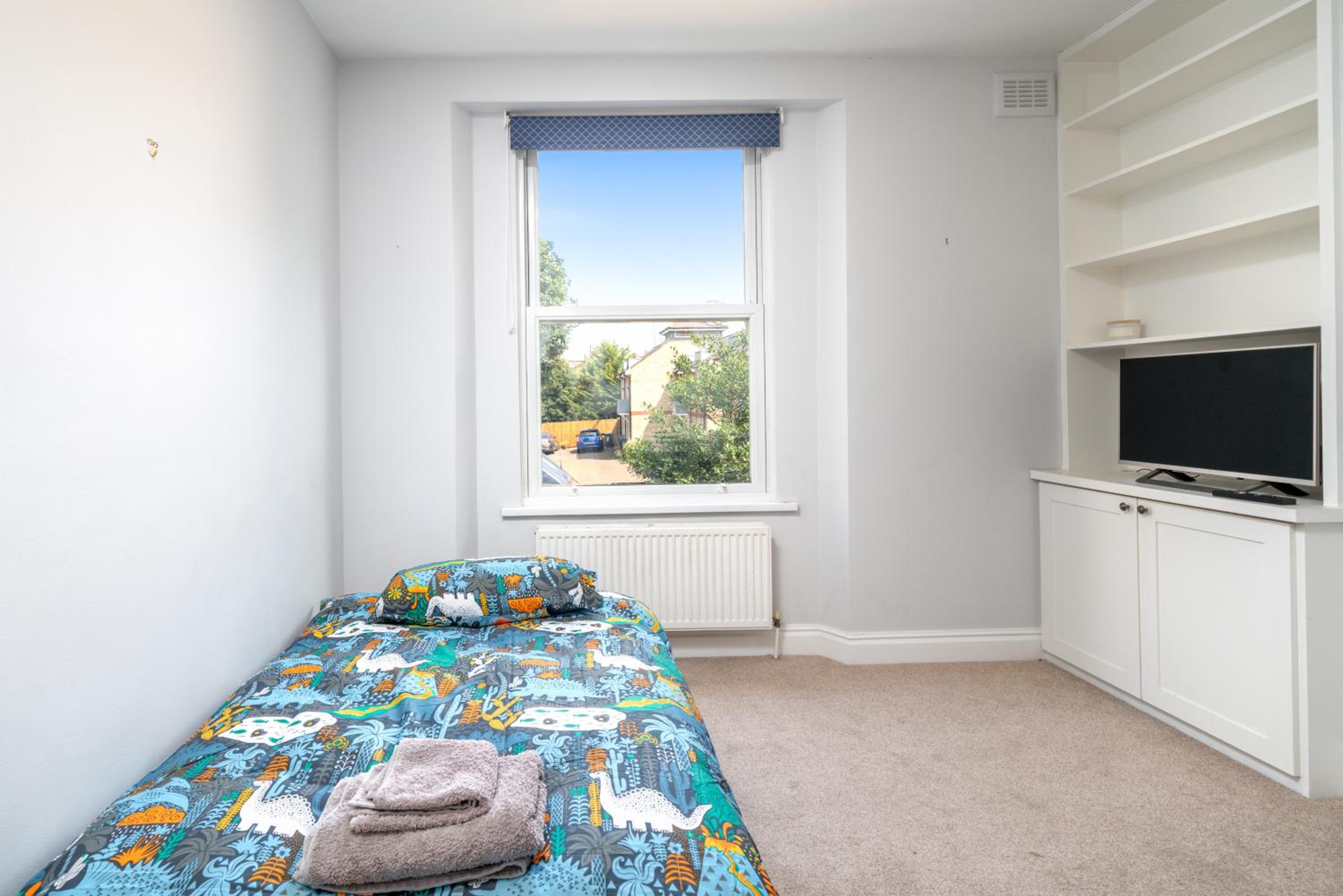 Lovely & Bright 1 Bedroom Flat in London's Zone 2