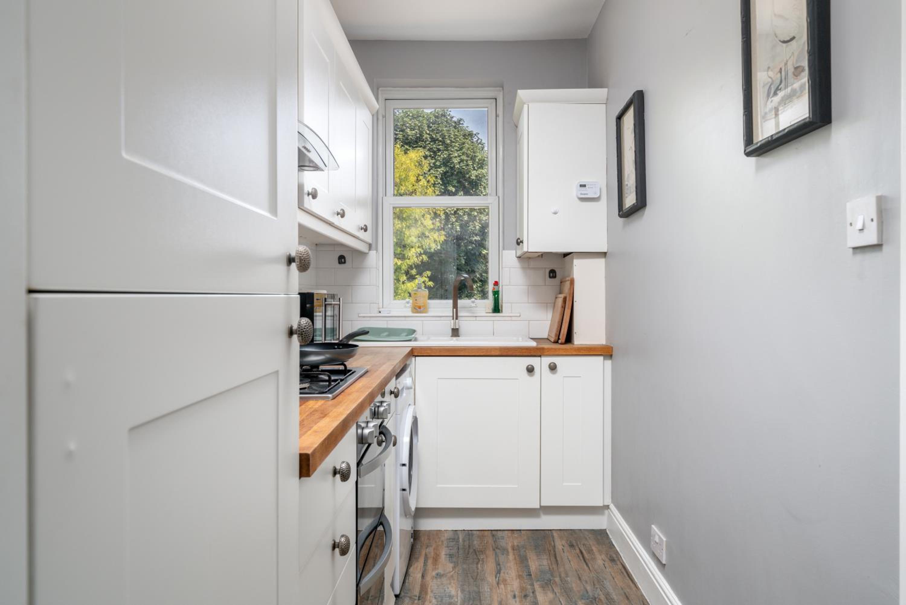 Lovely & Bright 1 Bedroom Flat in London's Zone 2