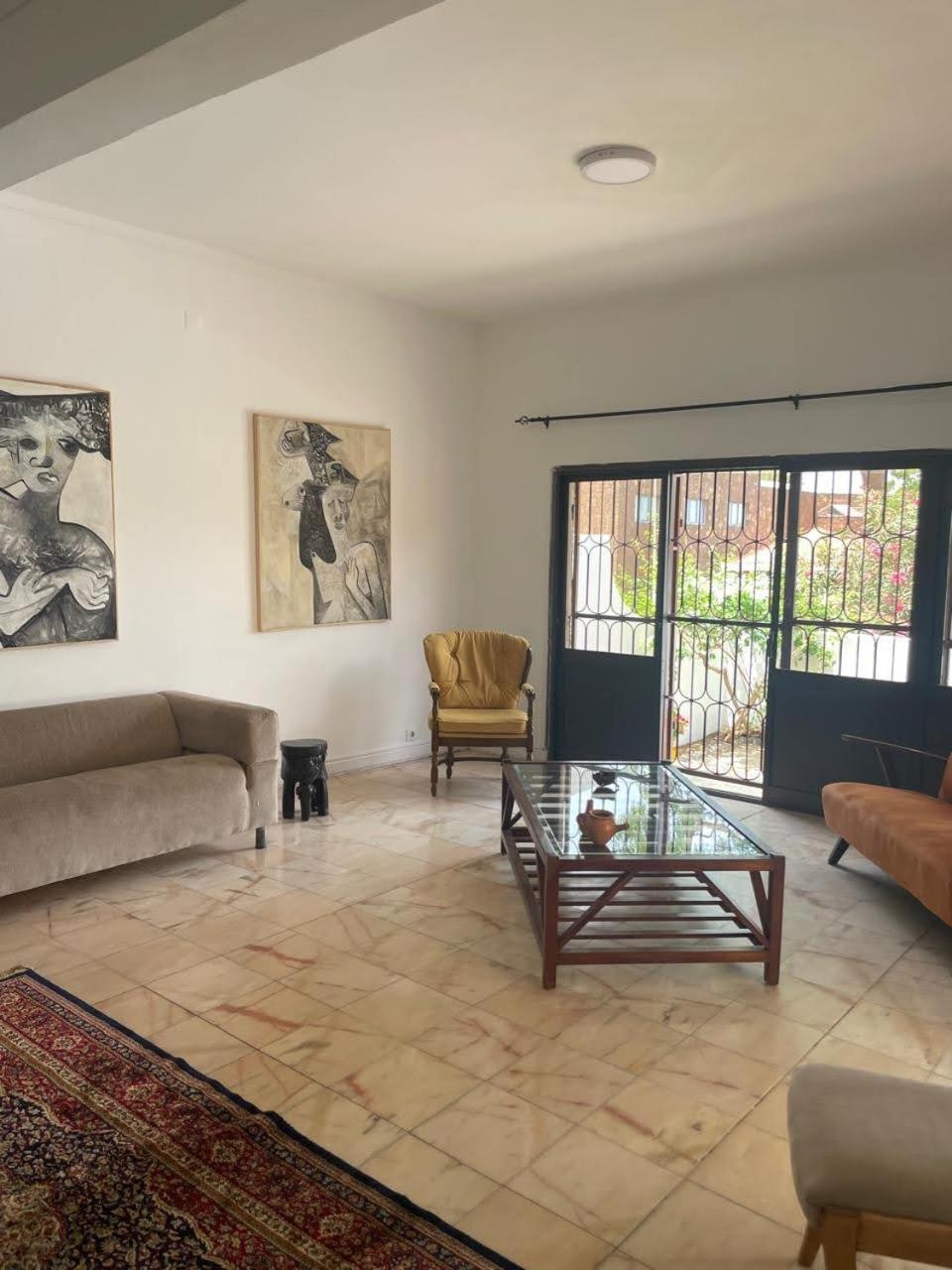 Casa Estrela - Sea & Art Guesthouse