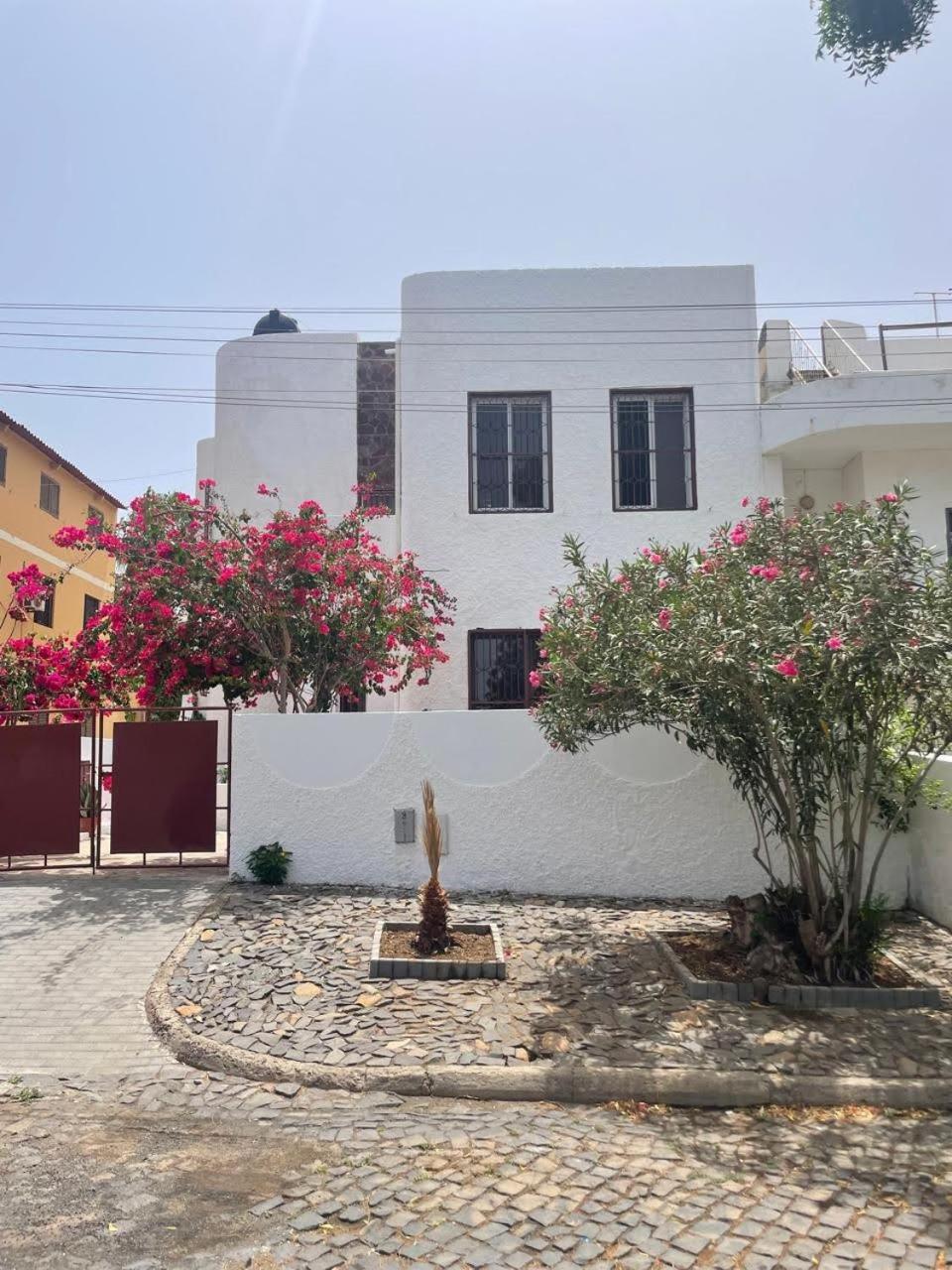 Casa Estrela - Sea & Art Guesthouse