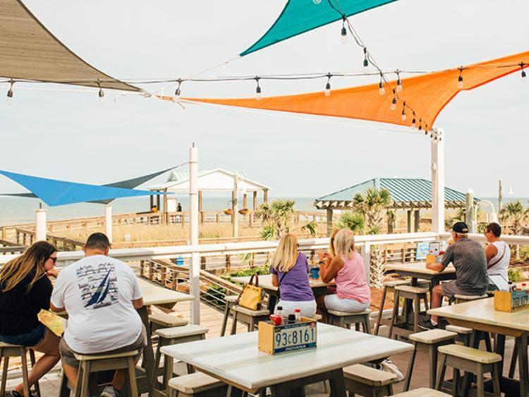30 Sec to the Beach, Sun, Sand & Sunrises with a Family & Pet Friendly Backyard!