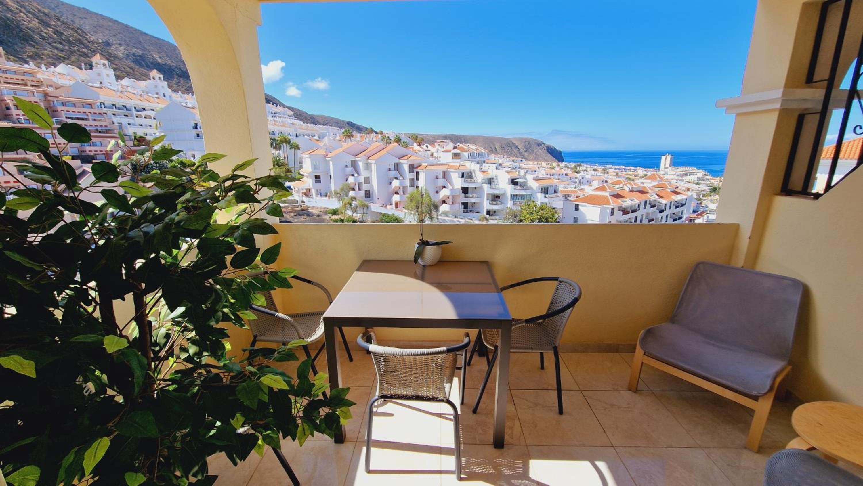 Lana Castle Apartment with sea view