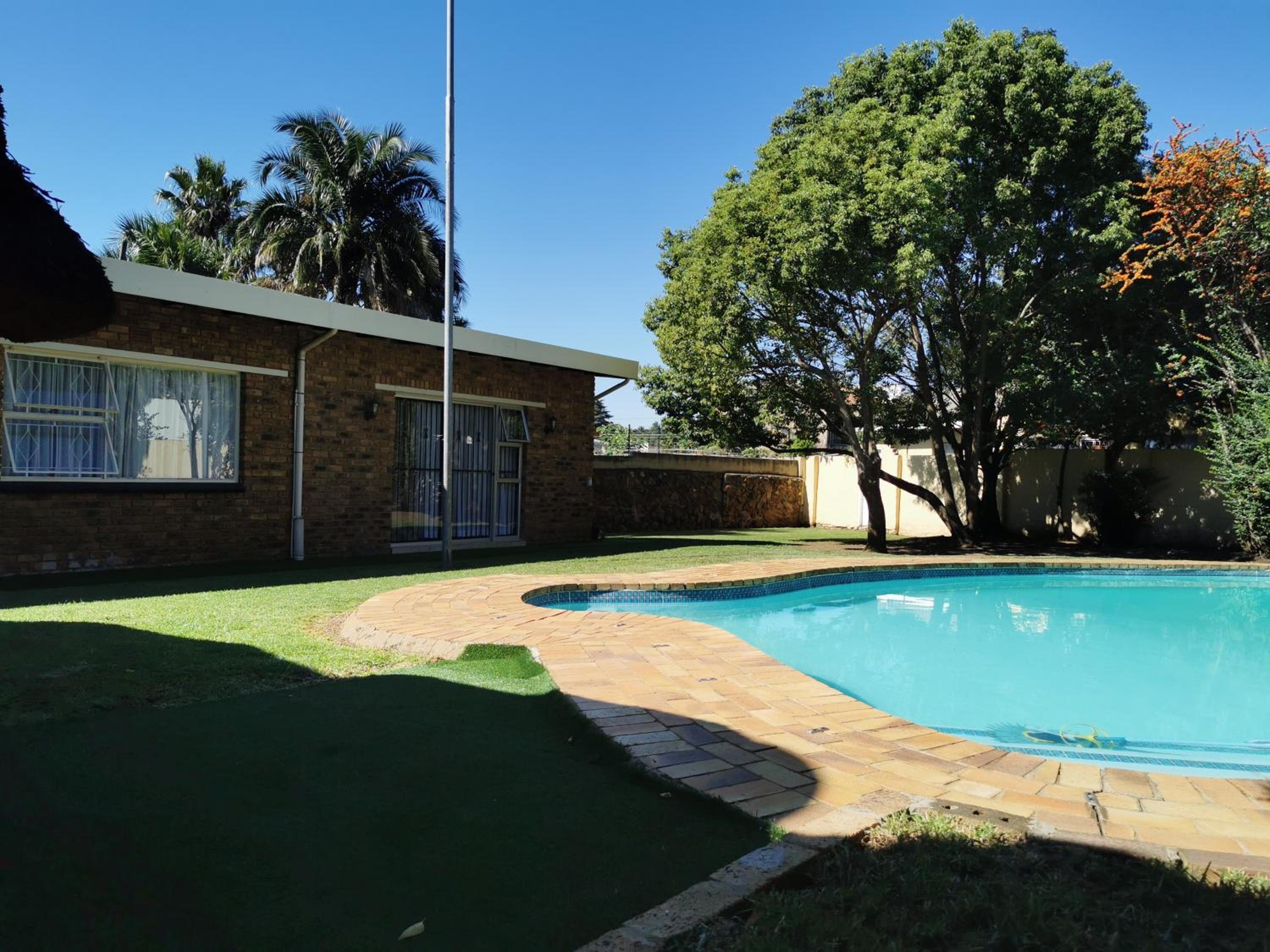 Stunning 2 Bedrooms and 2 Bathroom No loadshedding