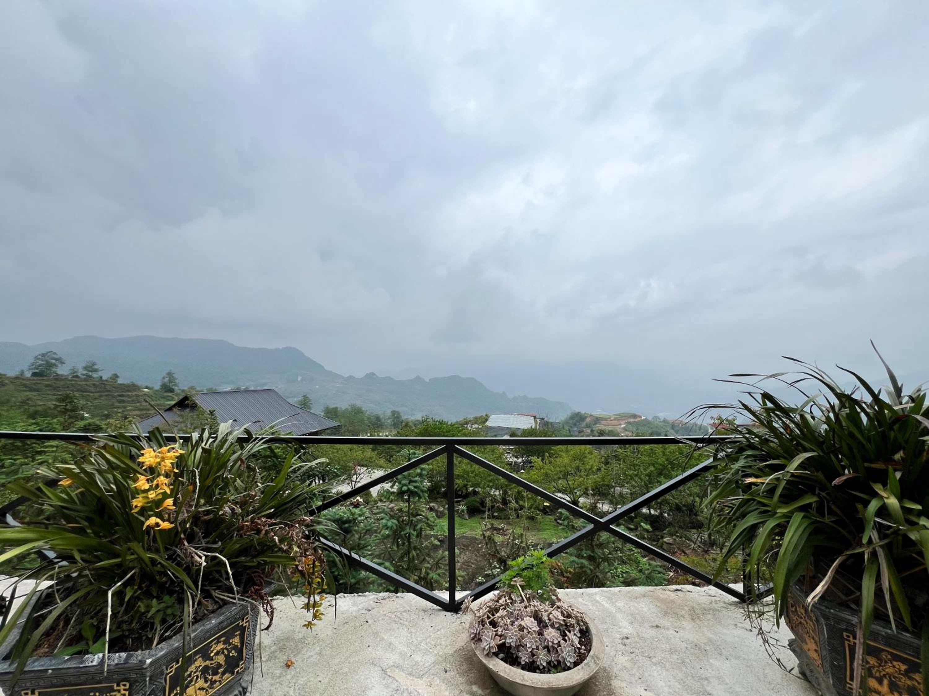 H'Mong Home Sâu Chua view 3