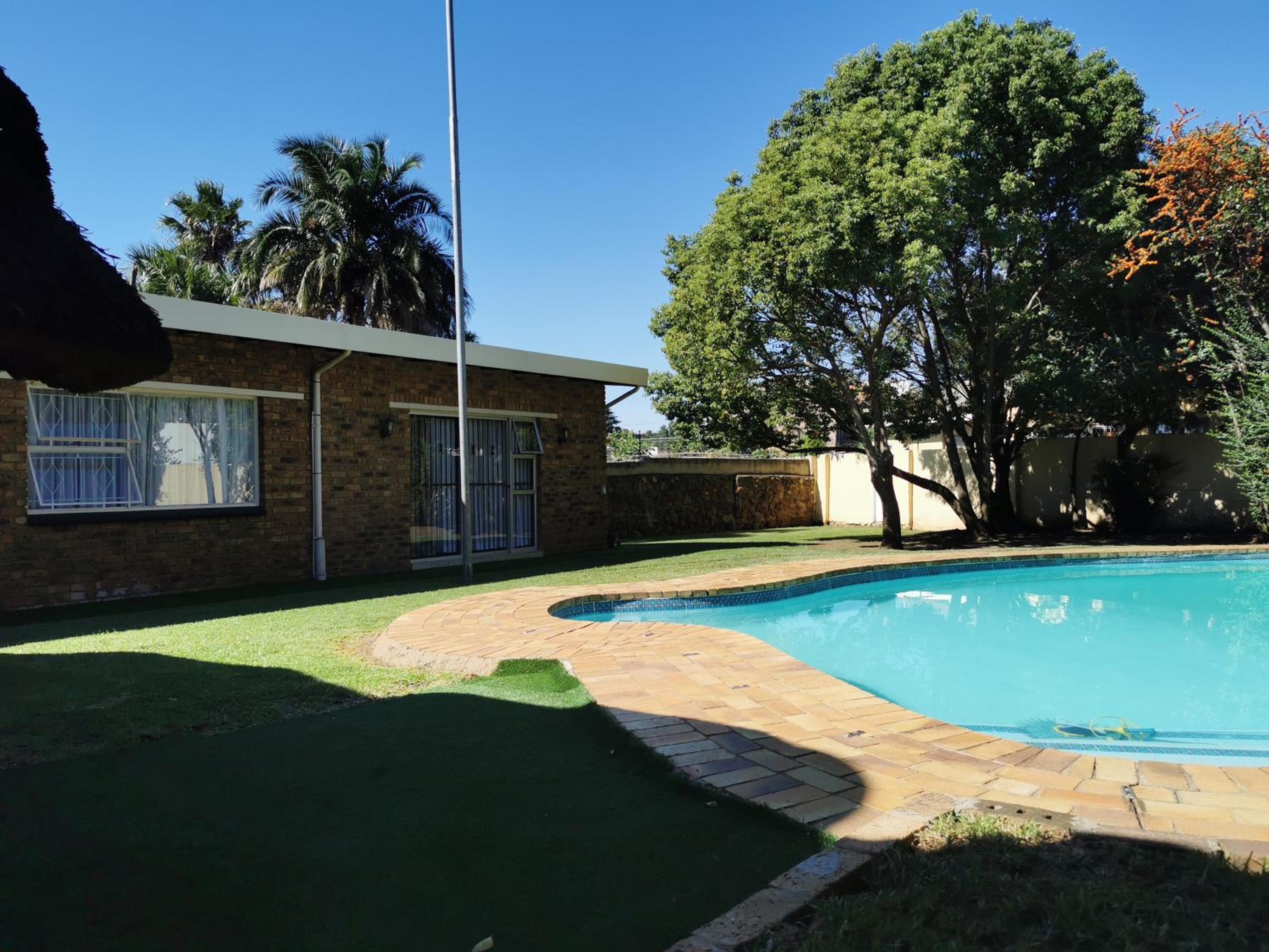 Stunning 2 Bedrooms and 2 Bathroom No loadshedding