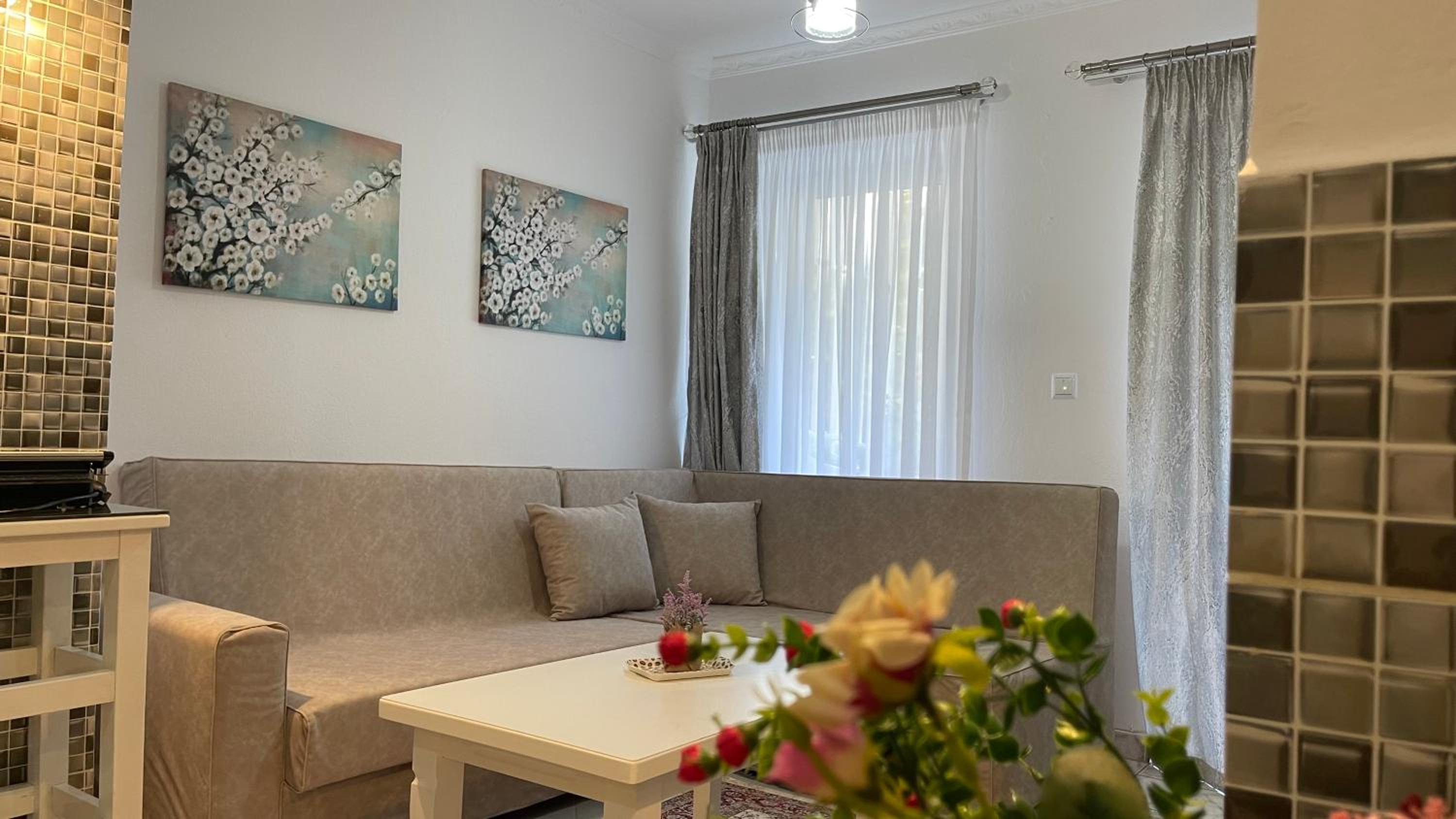 Yjëza Apartment