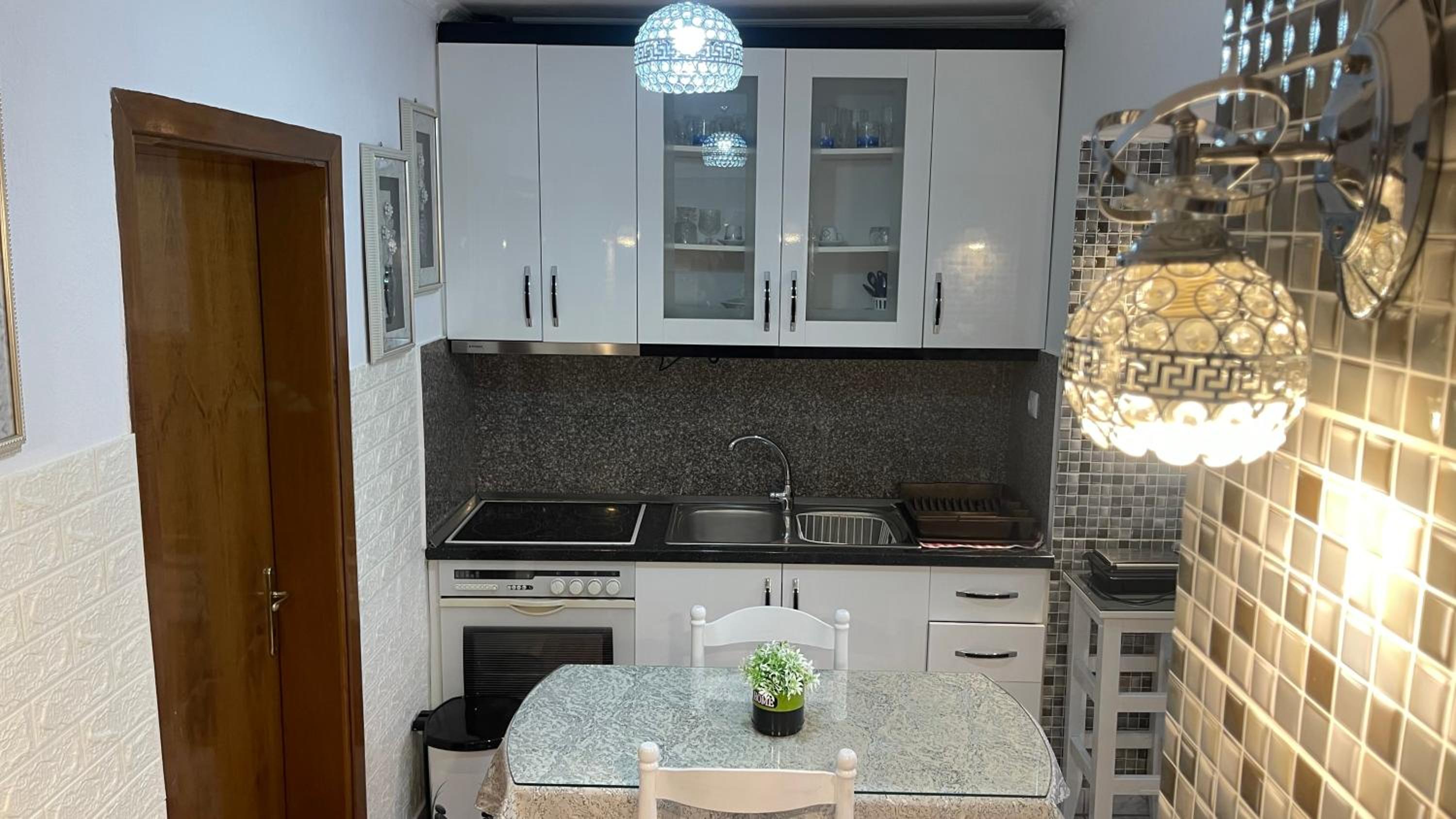 Yjëza Apartment