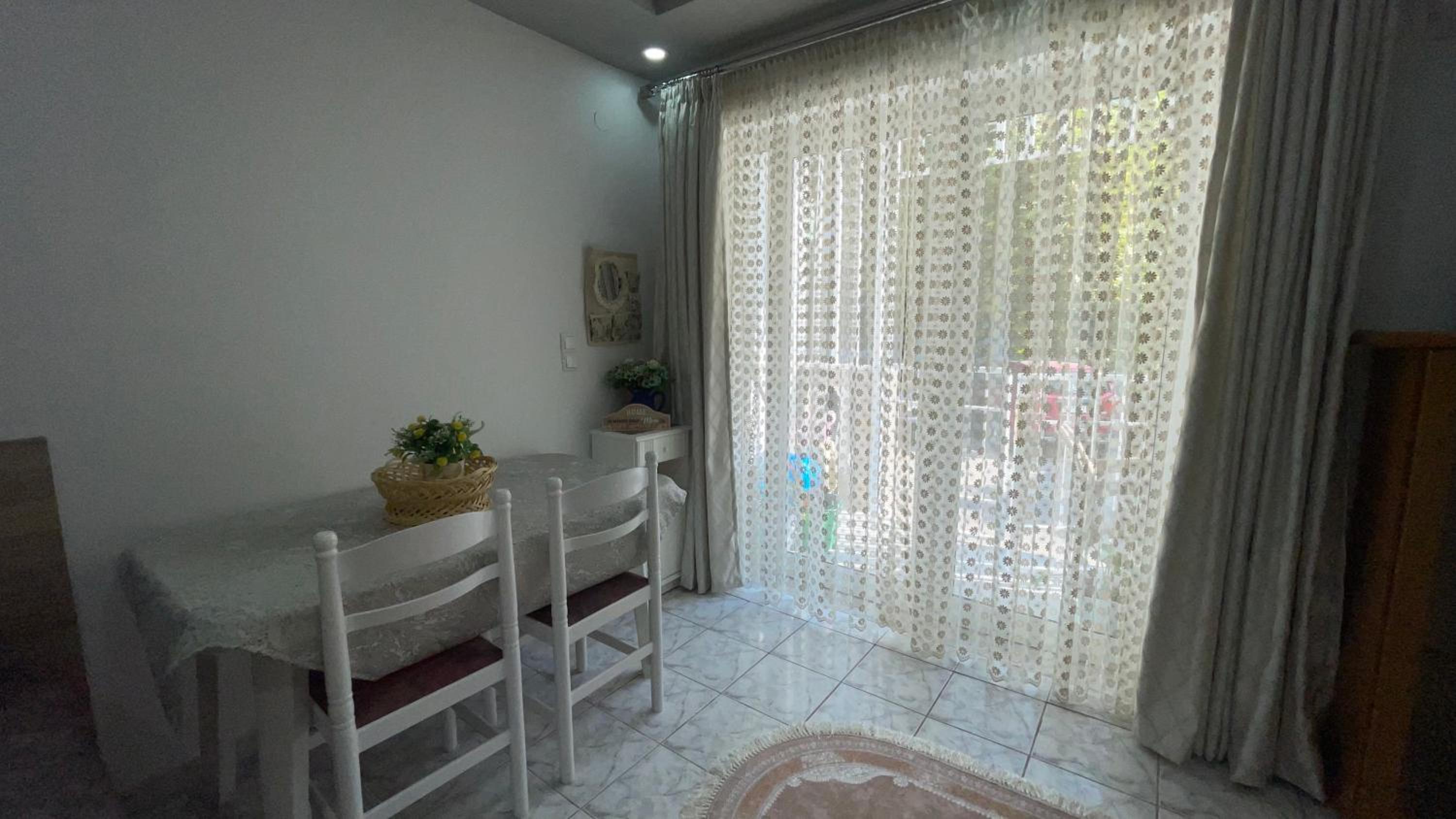 Yjëza Apartment