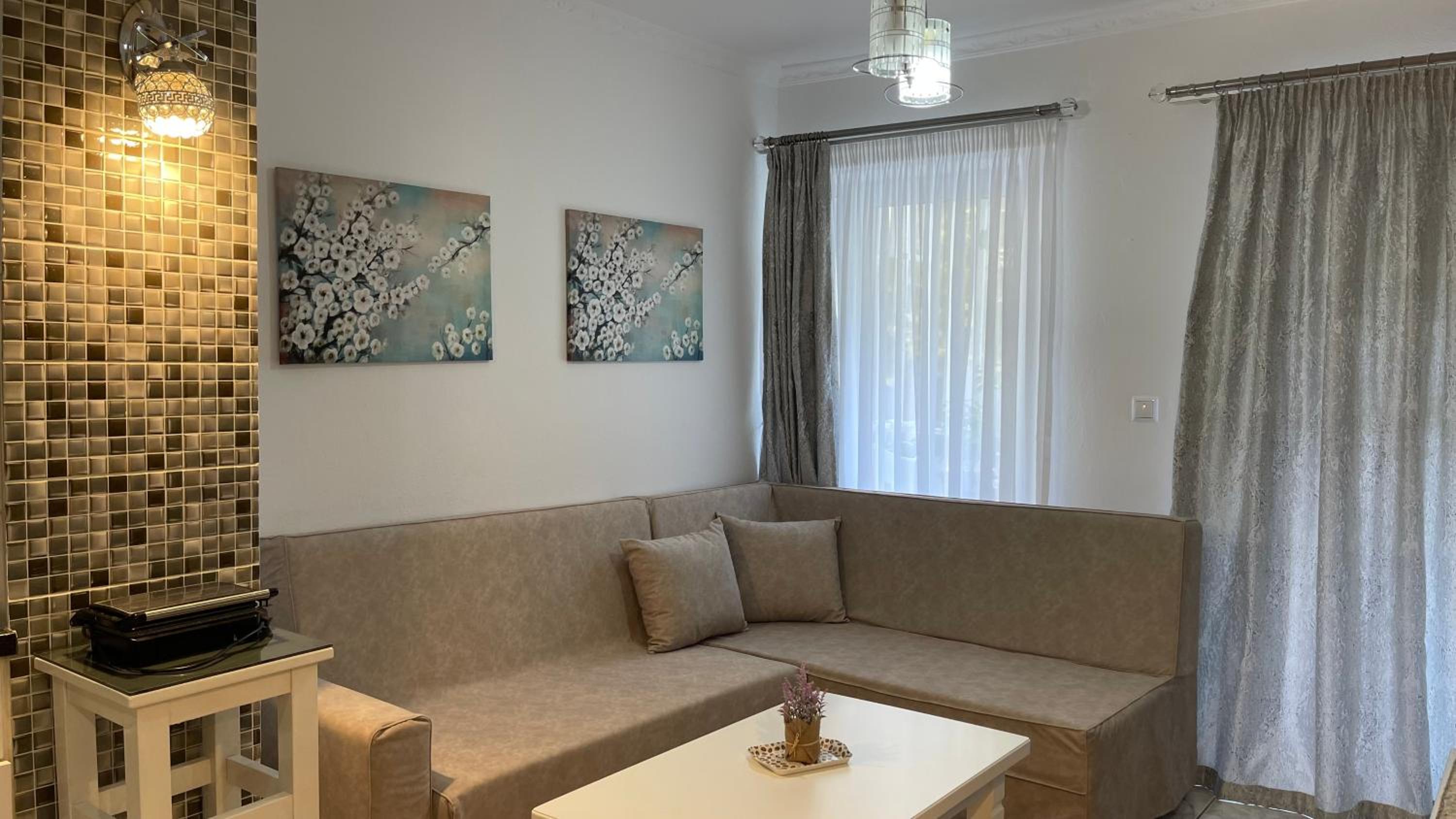 Yjëza Apartment