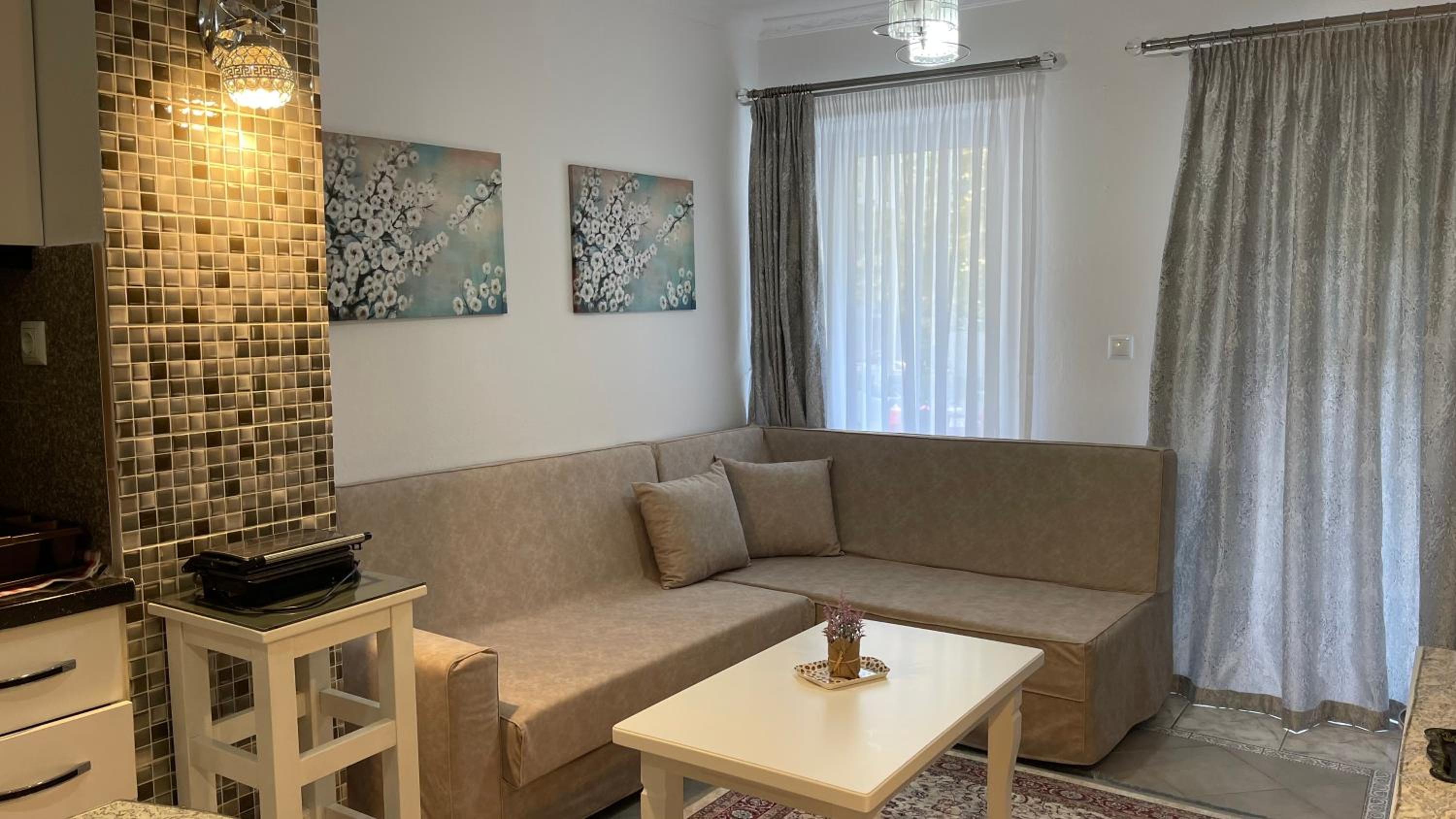 Yjëza Apartment