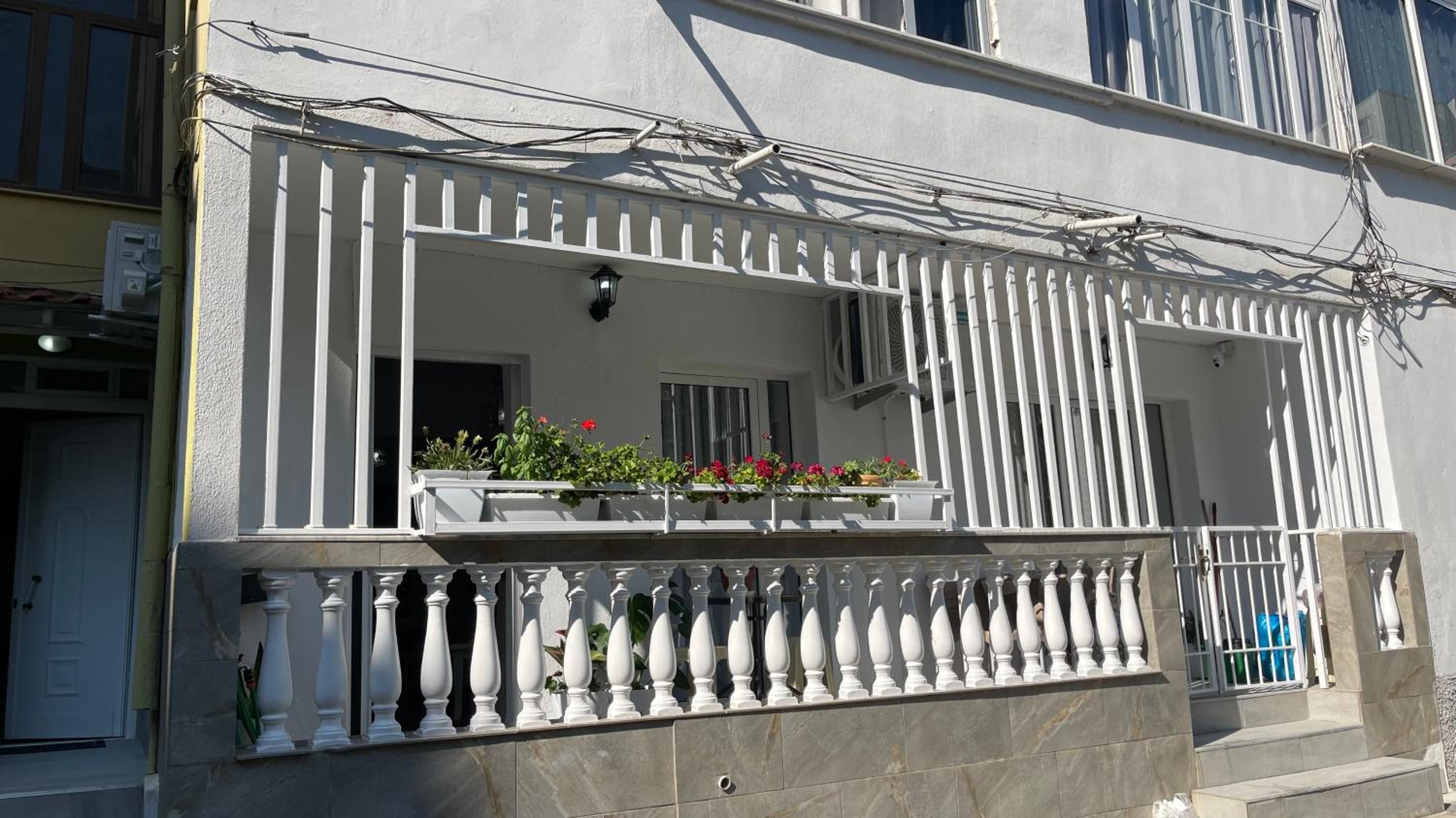 Yjëza Apartment
