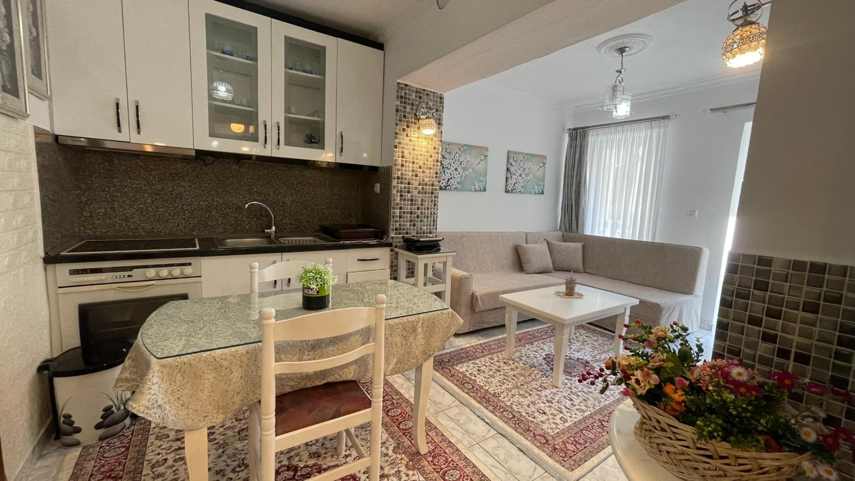 Yjëza Apartment