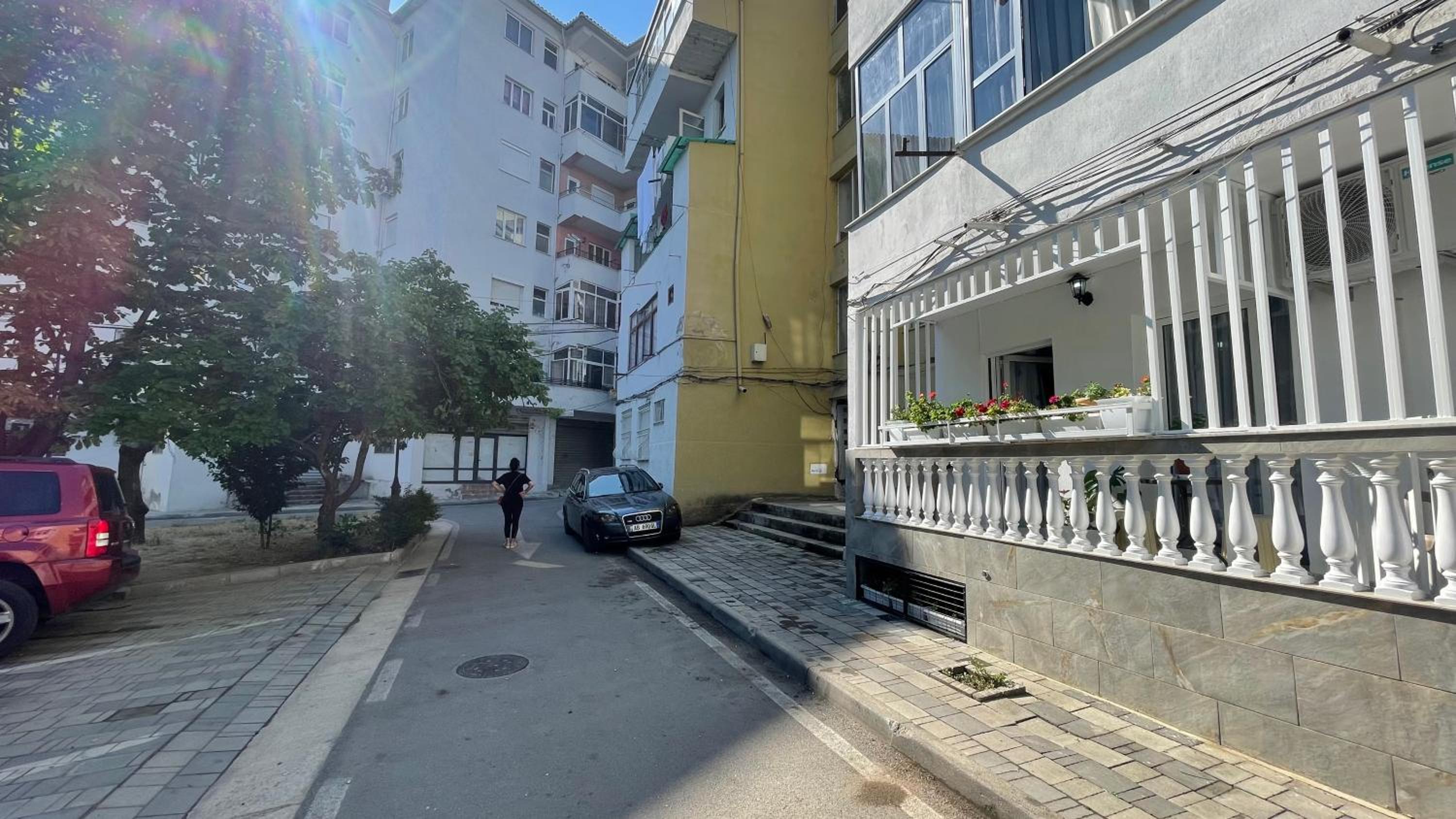 Yjëza Apartment