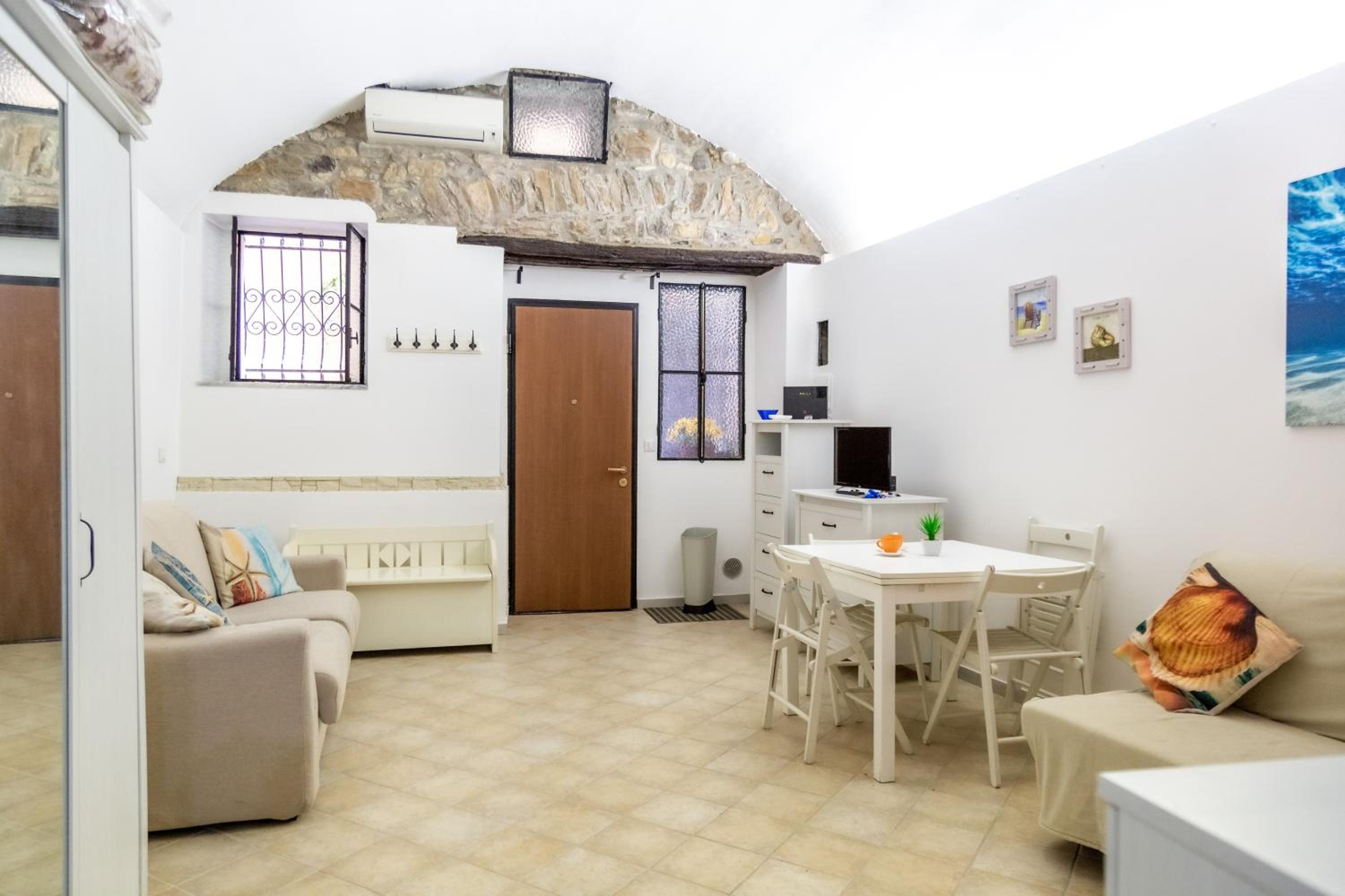 216new - Monolocale LaPigna Sanremo, Centro Storico photo 4