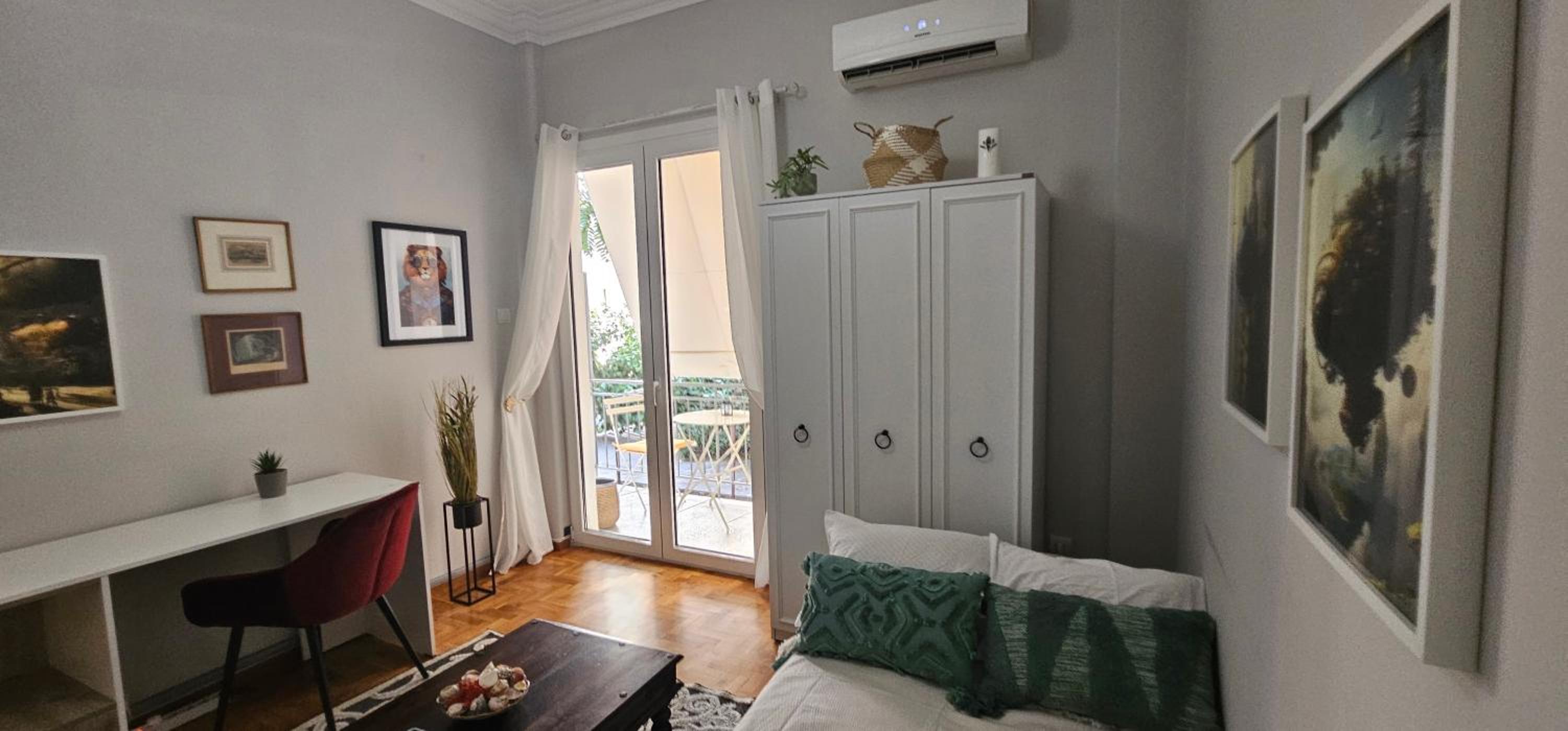 Cozy and quiet apartment , convenient location in Athens
