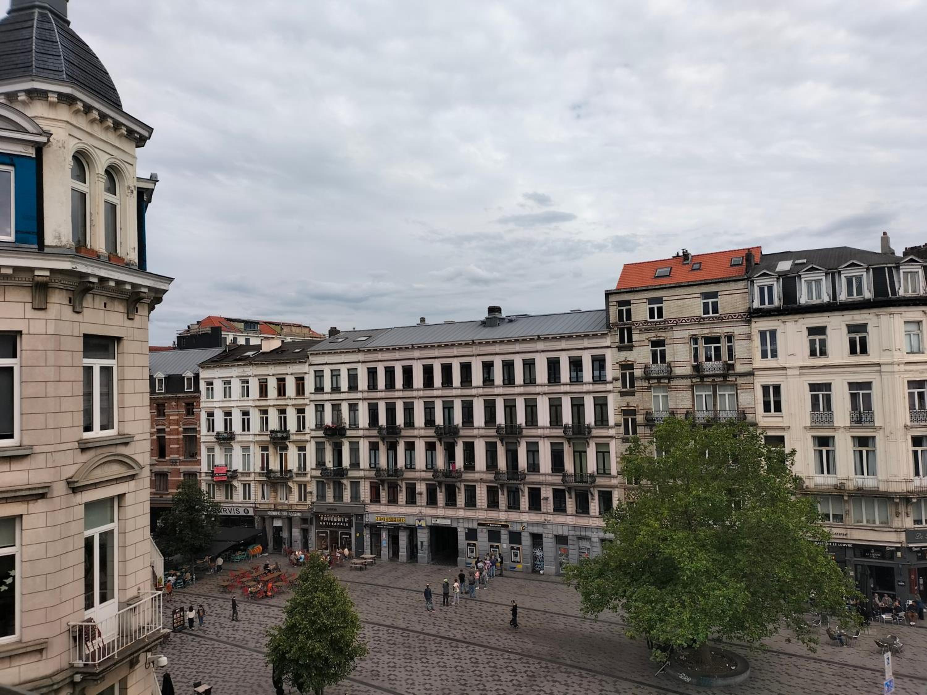 New Cozy Apartments In Porte de HAL