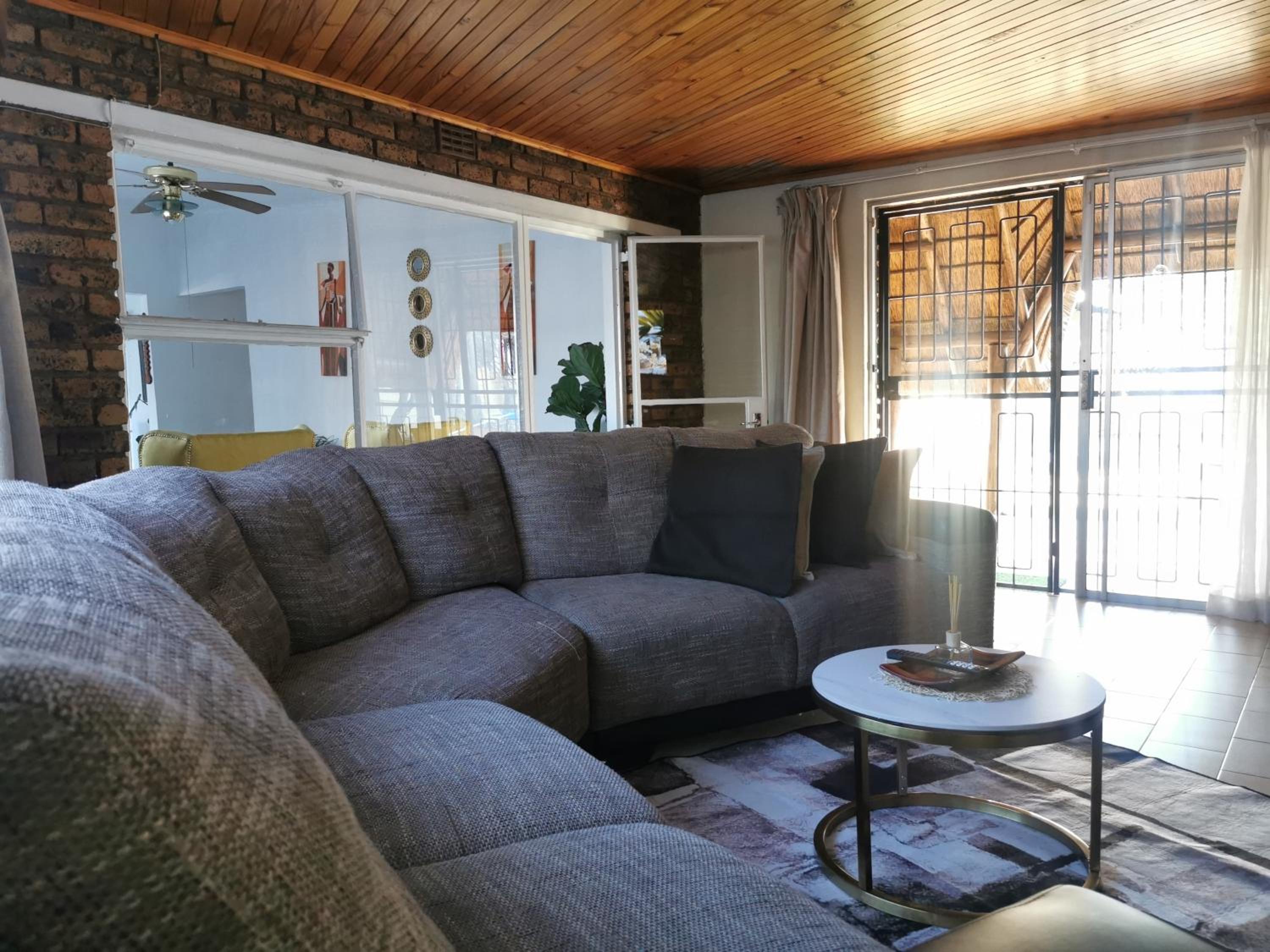 Stunning 2 Bedrooms and 2 Bathroom No loadshedding