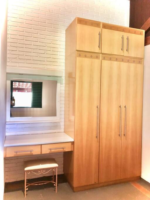 Chácara com piscina lareira forno e fogão à lenha!