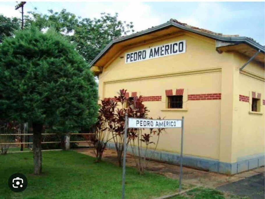 Chácara com piscina lareira forno e fogão à lenha!