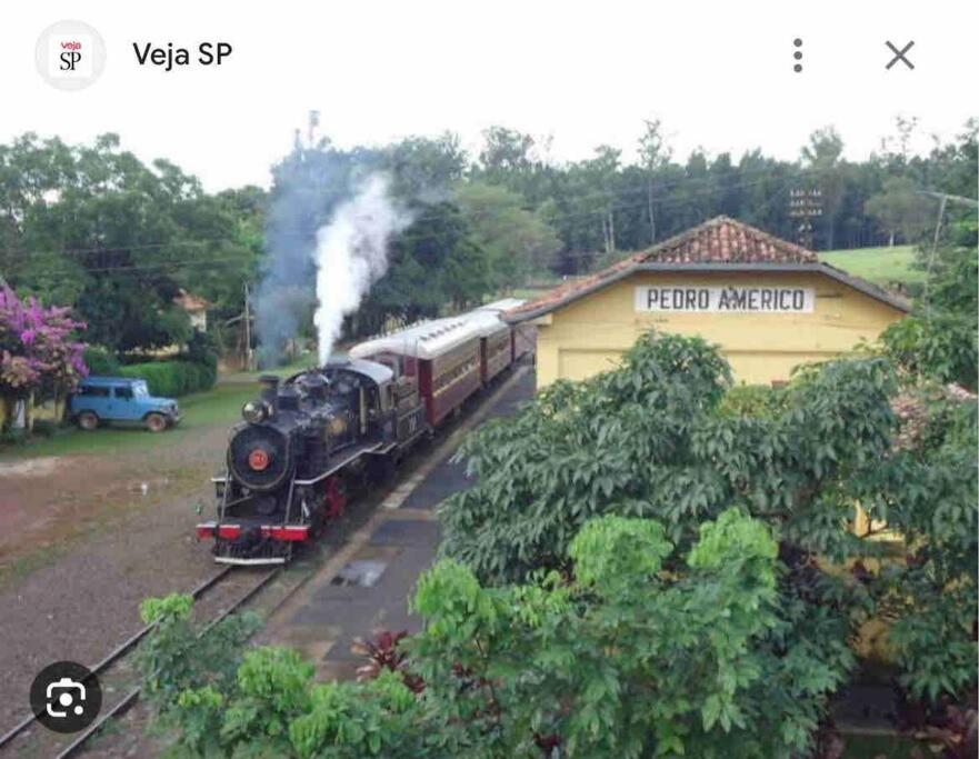 Chácara com piscina lareira forno e fogão à lenha!