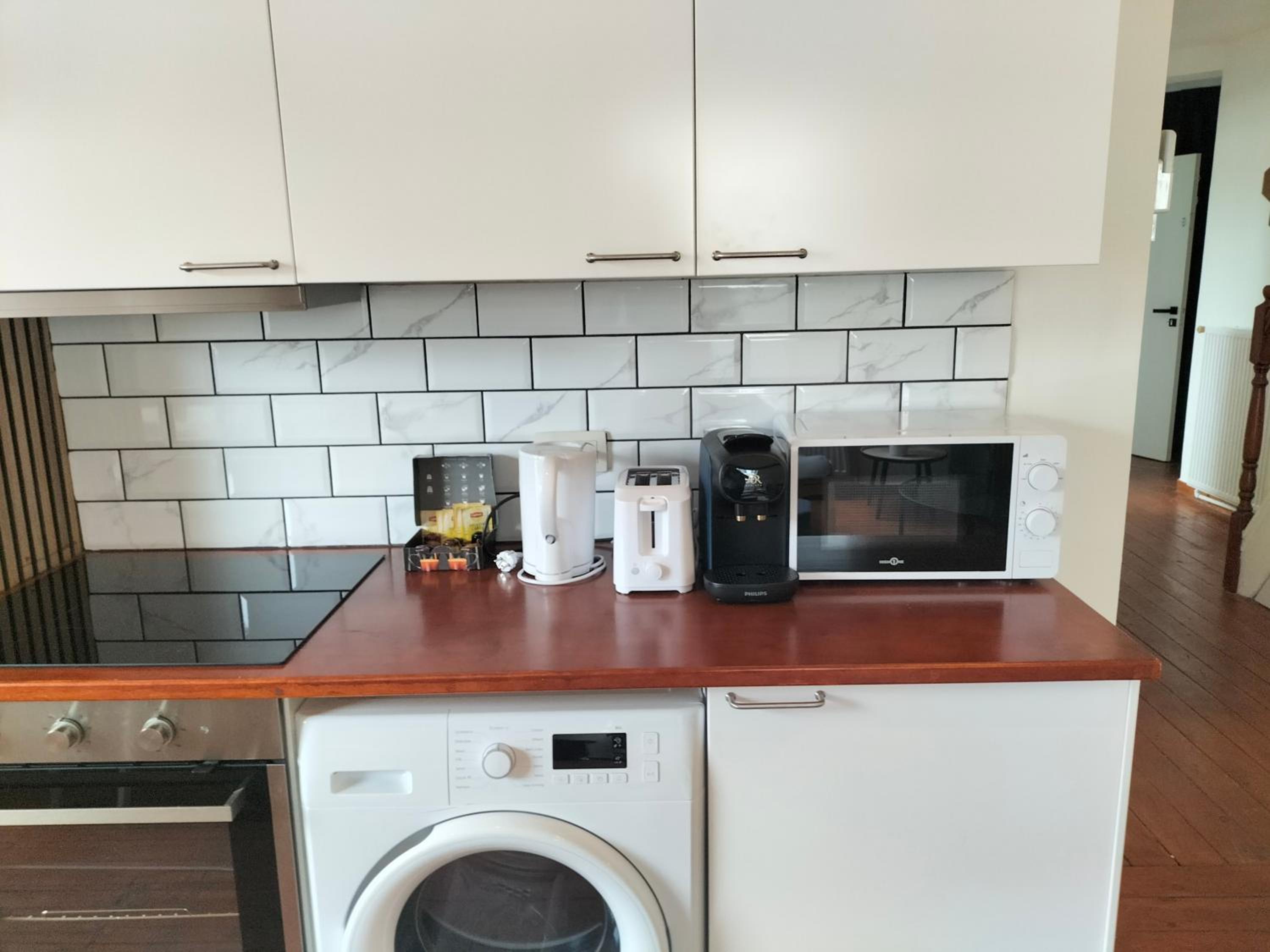 New Cozy Apartments In Porte de HAL
