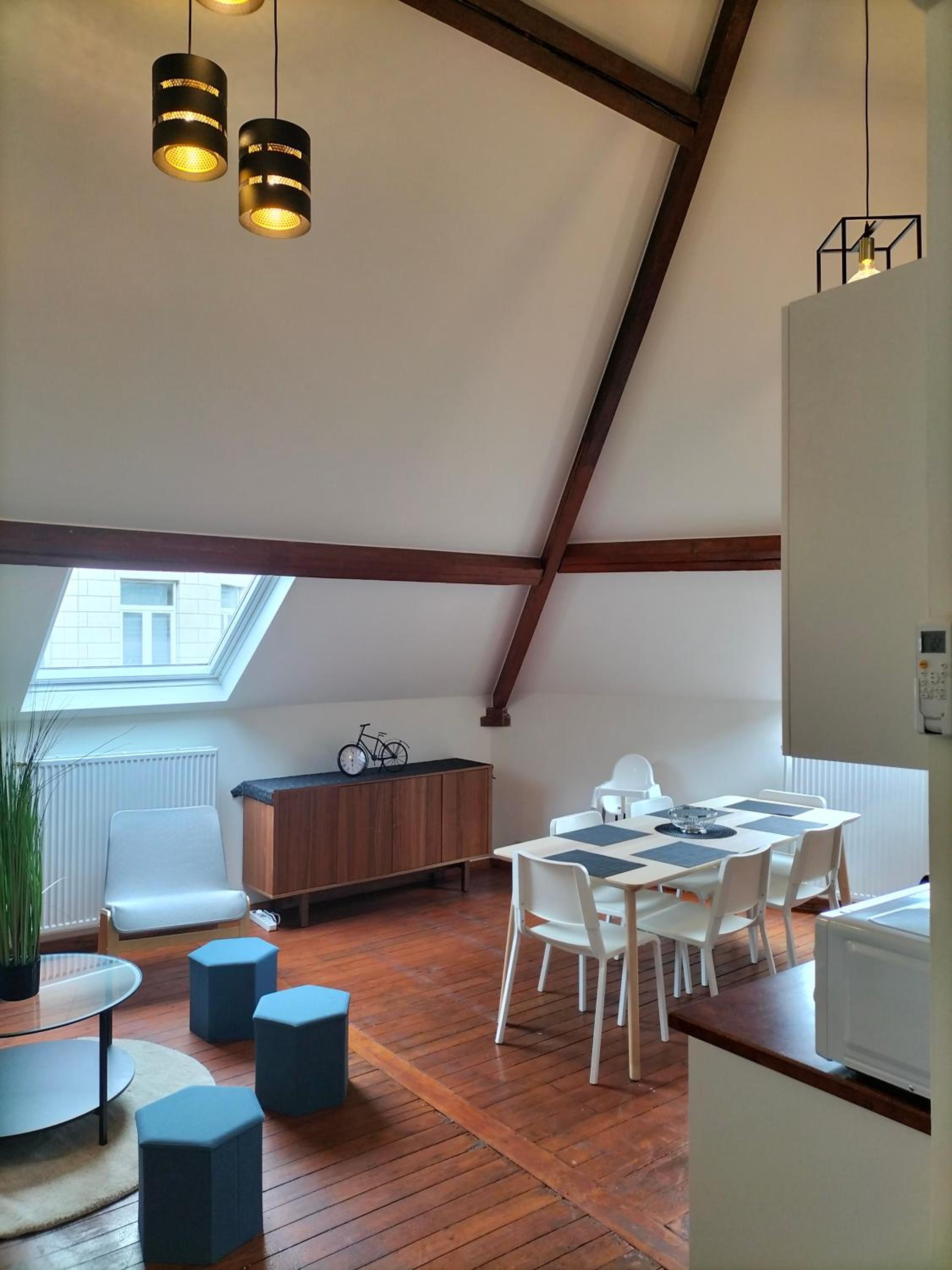 New Cozy Apartments In Porte de HAL