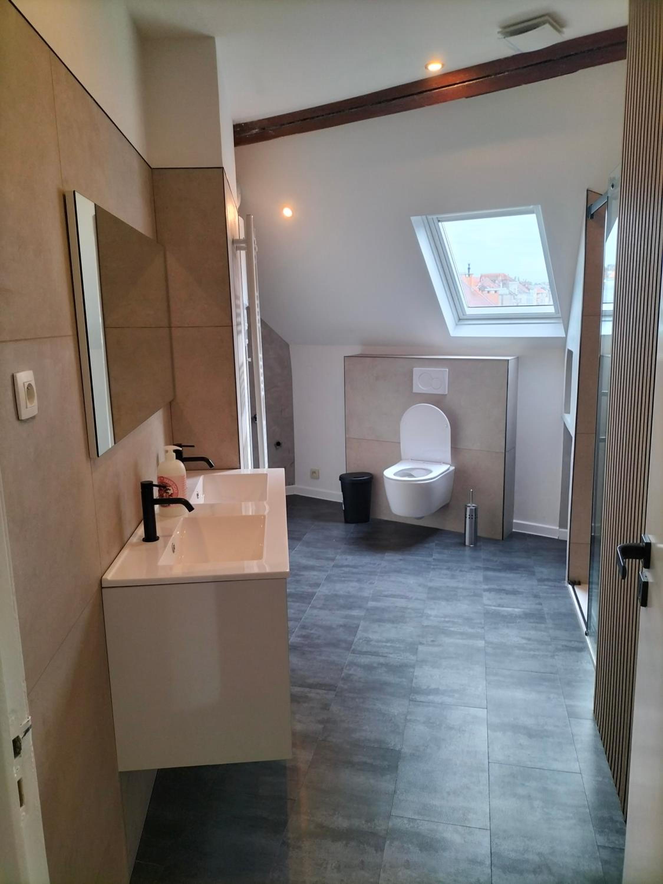 New Cozy Apartments In Porte de HAL