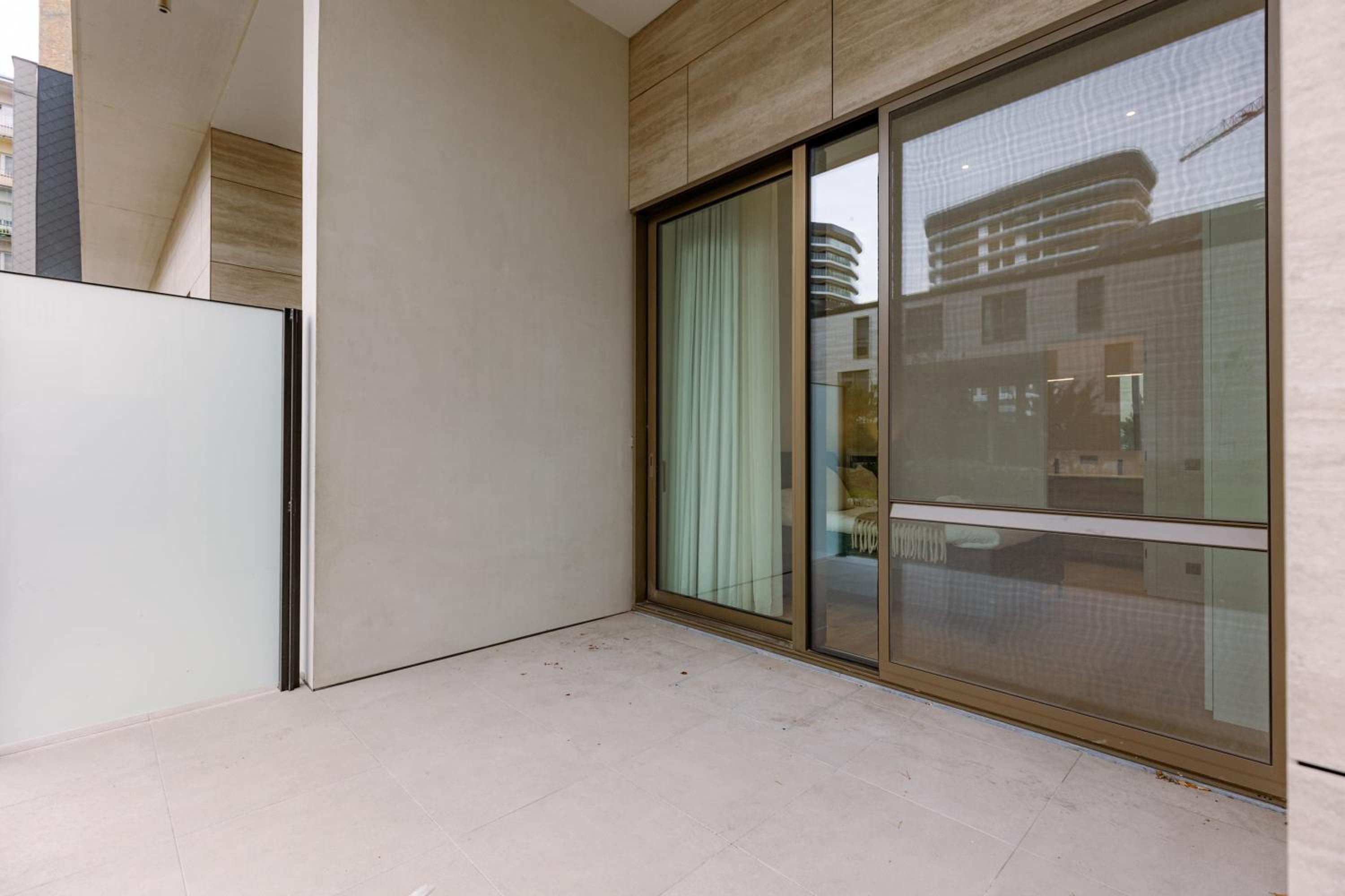 Huswell - Seafront apartment with stunning views