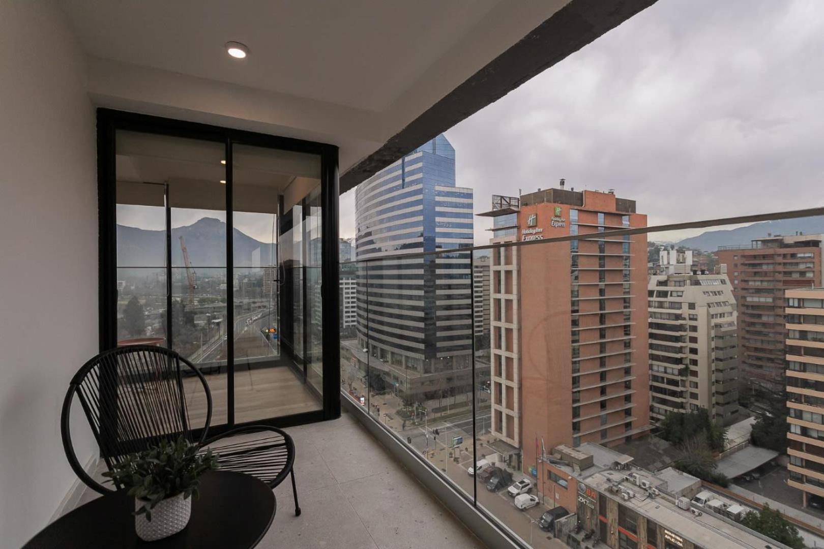 Confort y Estilo Depto 2D2B para 6 en Las Condes