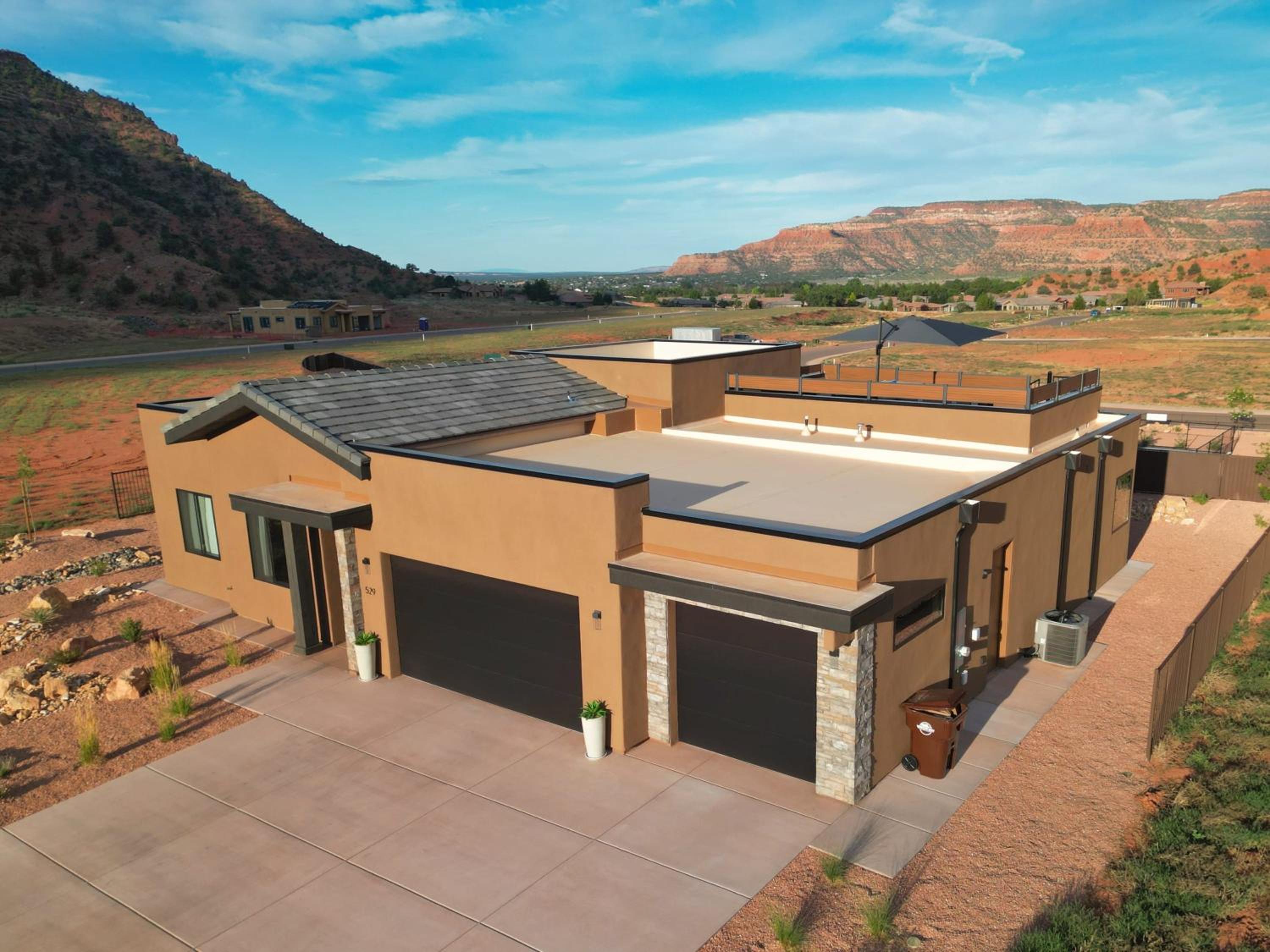Kanab Villa Oasis New luxury home in upscale neighborhood with rooftop deck in Kanab, US