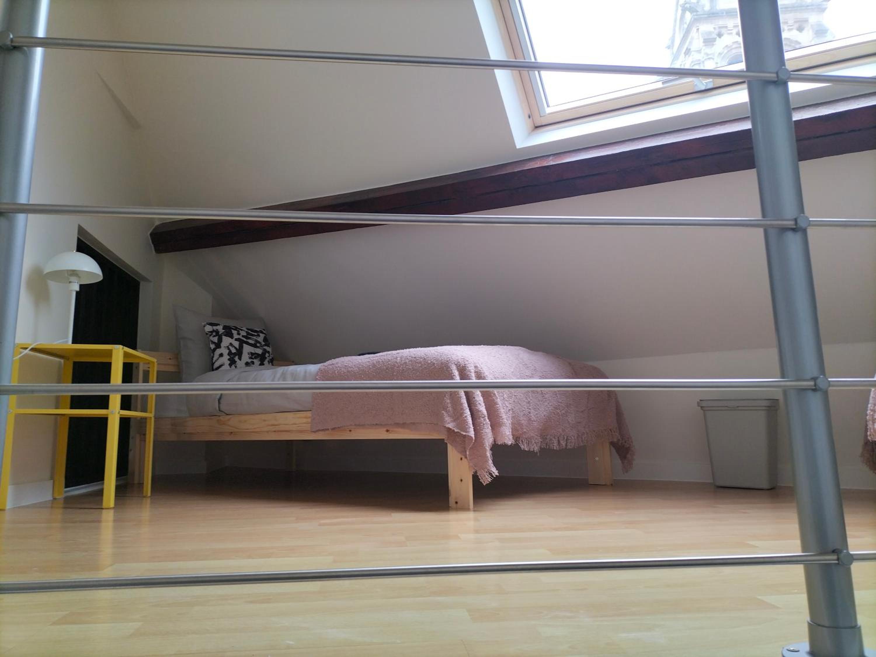 New Cozy Apartments In Porte de HAL