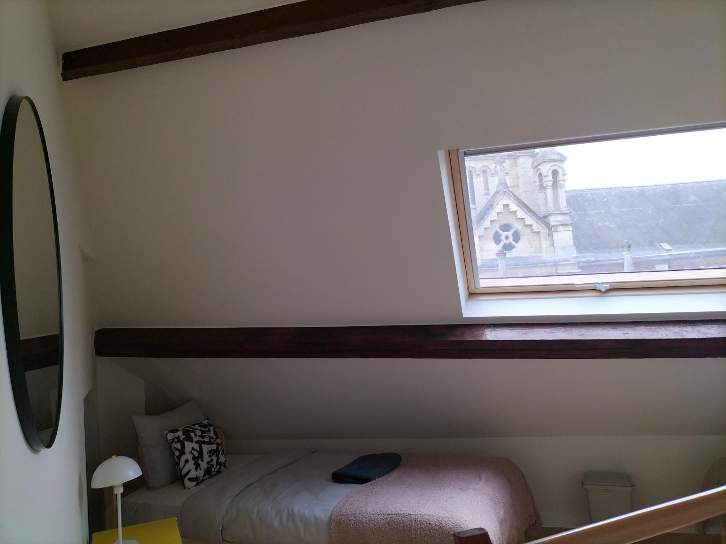 New Cozy Apartments In Porte de HAL