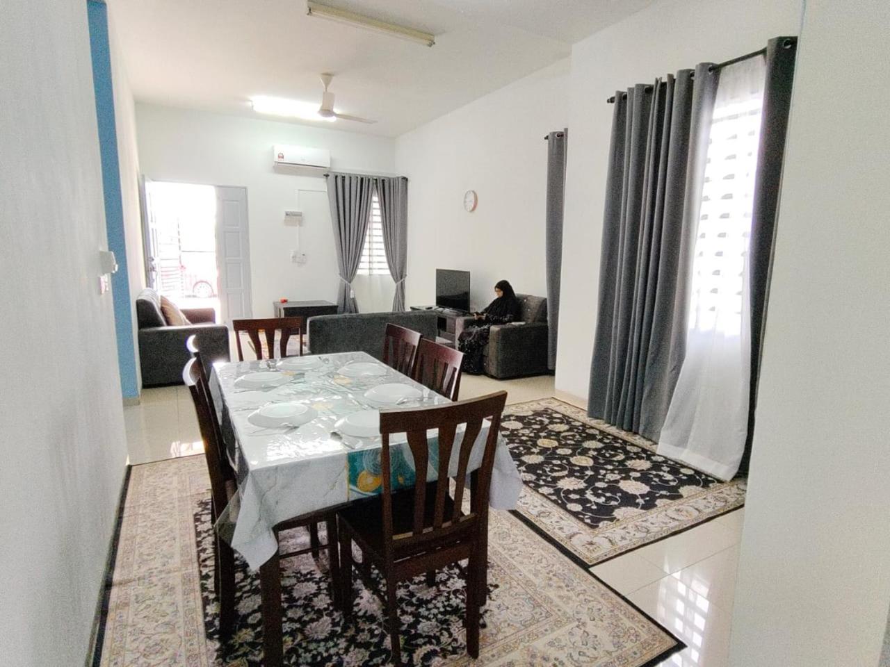 NASUHA HOMESTAY 3 TEMERLOH Semi-D House, 3 Bedroom, 2 Bathroom, 4 Unit Aircond, Free Wifi and Netflix photo 8