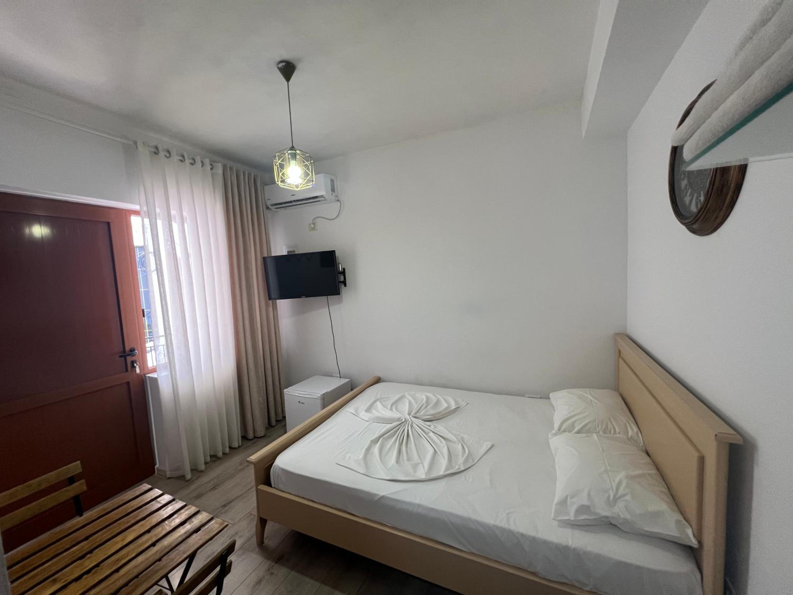 Room Click inn