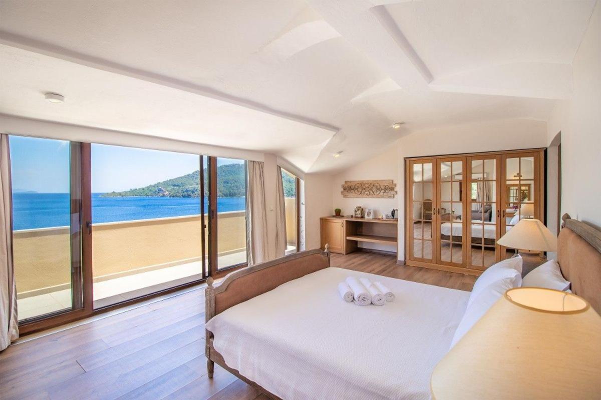 Amos, Villa Florya