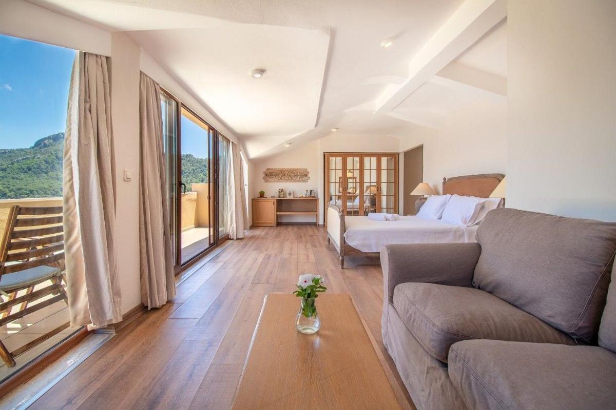 Amos, Villa Florya