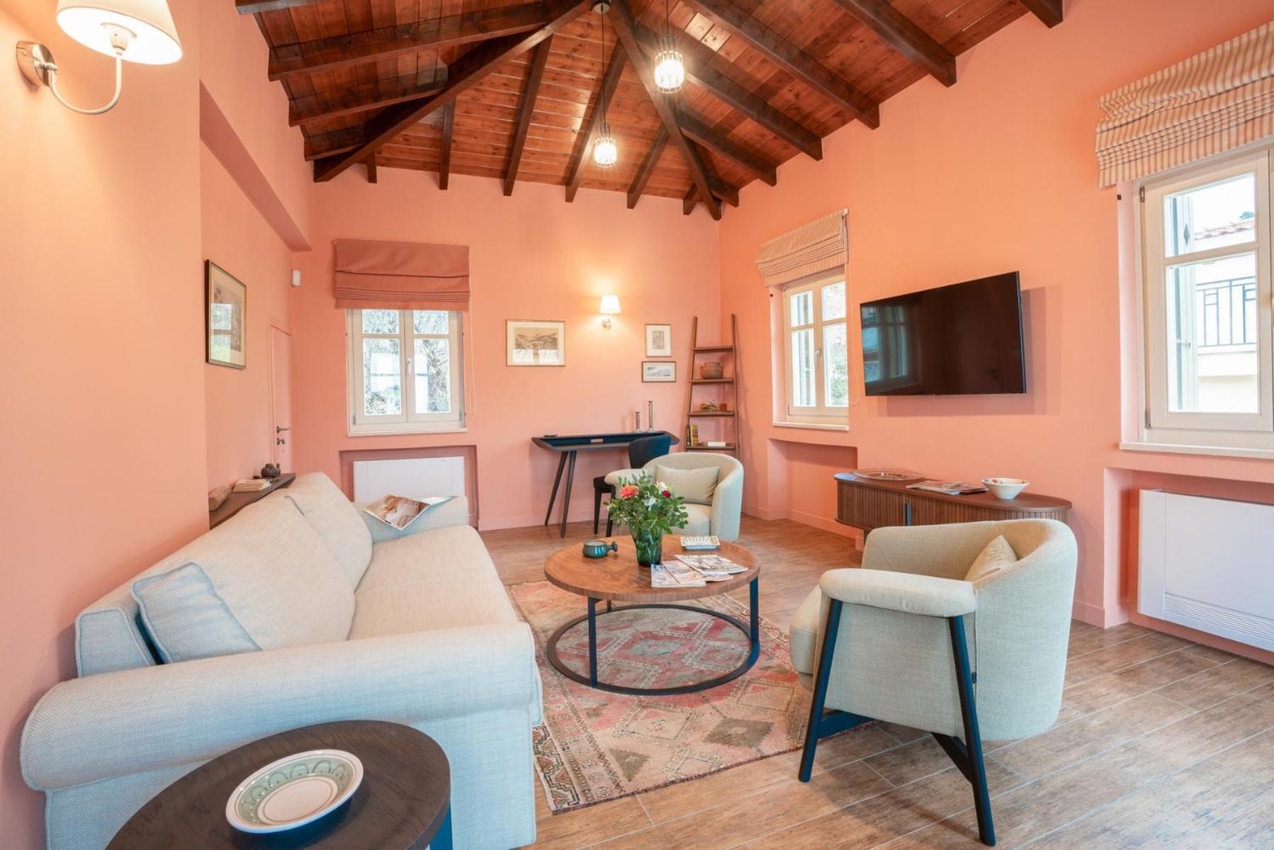 Kyparissia Aries Stone Maisonette, Panoramic Views