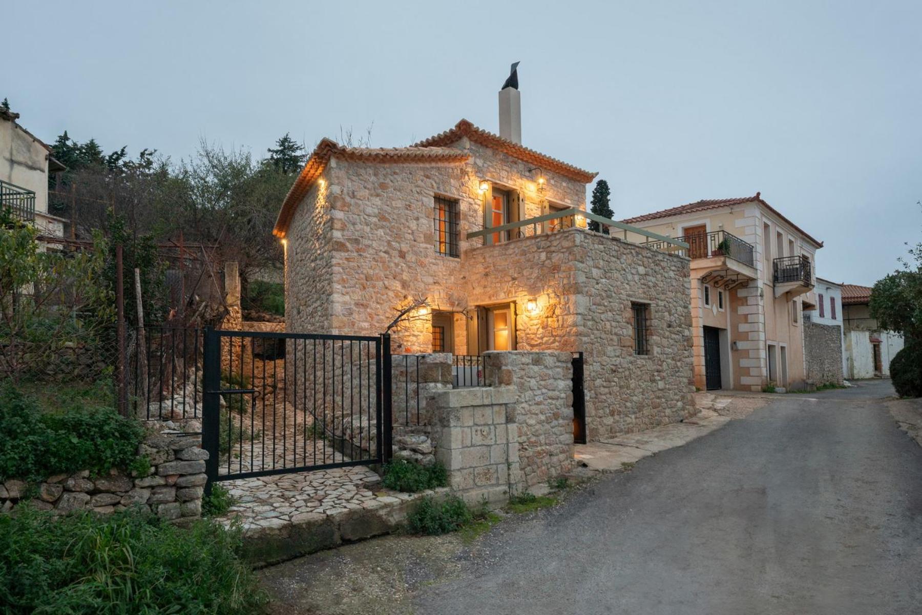 Kyparissia Aries Stone Maisonette, Panoramic Views