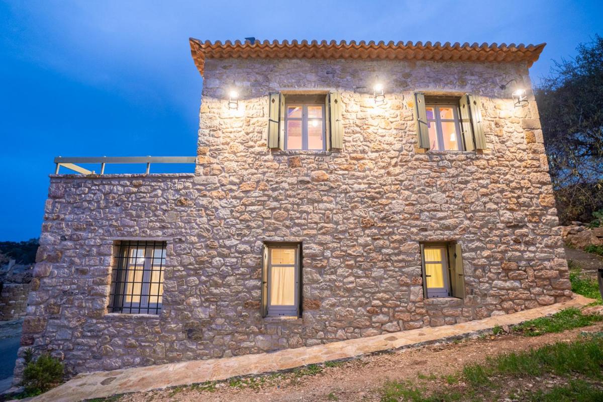 Kyparissia Aries Stone Maisonette, Panoramic Views